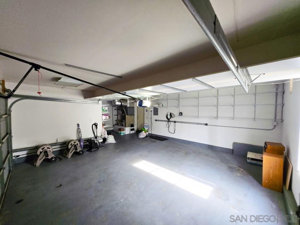 Detail Gallery Image 16 of 52 For 2517  Whispering Palms Loop, Chula Vista,  CA 91915 - 3 Beds | 2/1 Baths