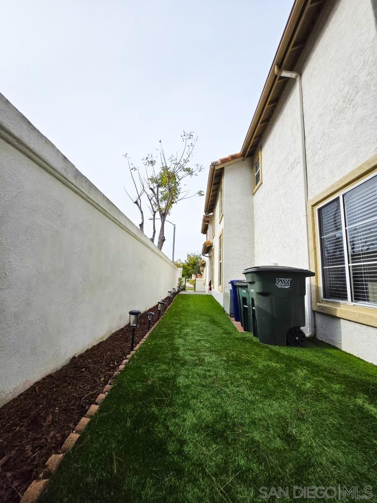 Detail Gallery Image 17 of 52 For 2517  Whispering Palms Loop, Chula Vista,  CA 91915 - 3 Beds | 2/1 Baths