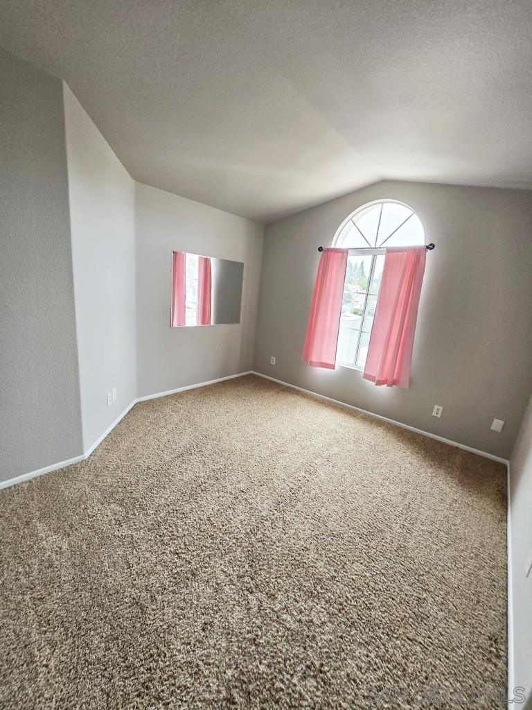 Detail Gallery Image 10 of 52 For 2517  Whispering Palms Loop, Chula Vista,  CA 91915 - 3 Beds | 2/1 Baths