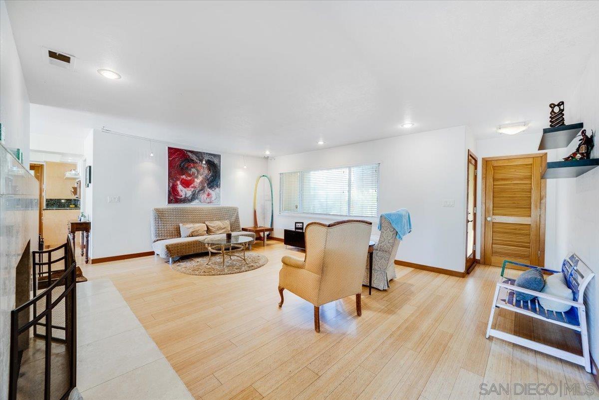 Detail Gallery Image 11 of 60 For 1386  Lake Drive, Encinitas,  CA 92024 - 4 Beds | 3 Baths