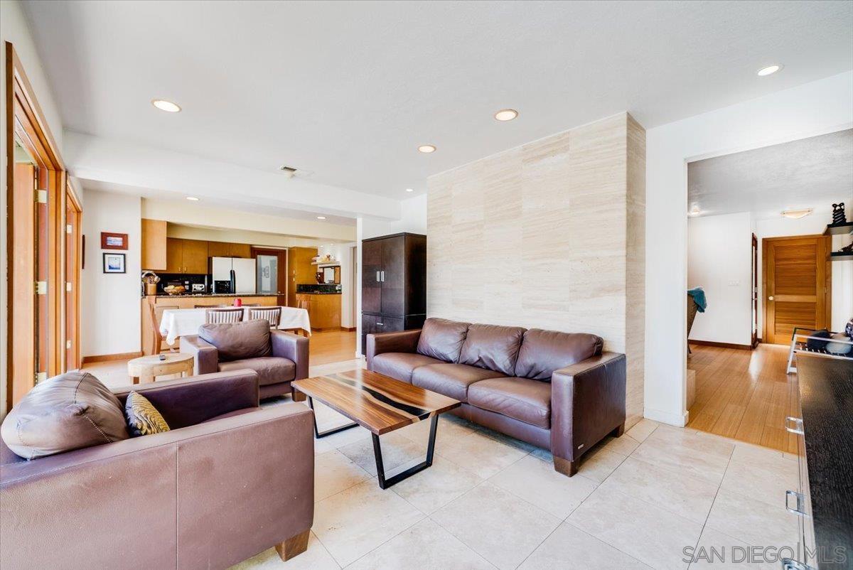 Detail Gallery Image 14 of 60 For 1386  Lake Drive, Encinitas,  CA 92024 - 4 Beds | 3 Baths