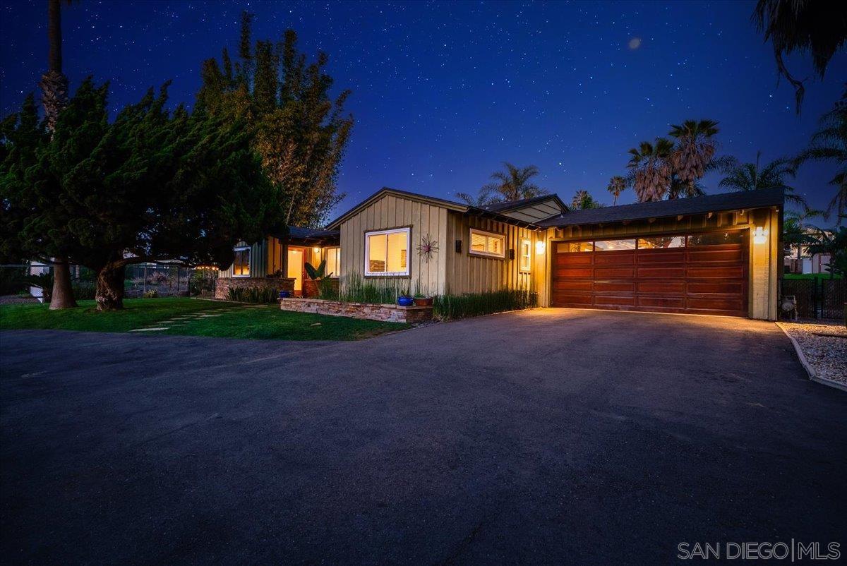 Detail Gallery Image 3 of 60 For 1386  Lake Drive, Encinitas,  CA 92024 - 4 Beds | 3 Baths