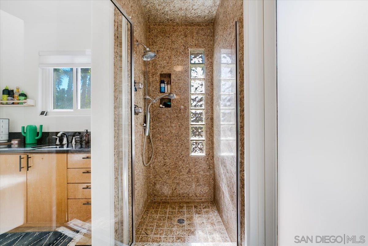 Detail Gallery Image 37 of 60 For 1386  Lake Drive, Encinitas,  CA 92024 - 4 Beds | 3 Baths