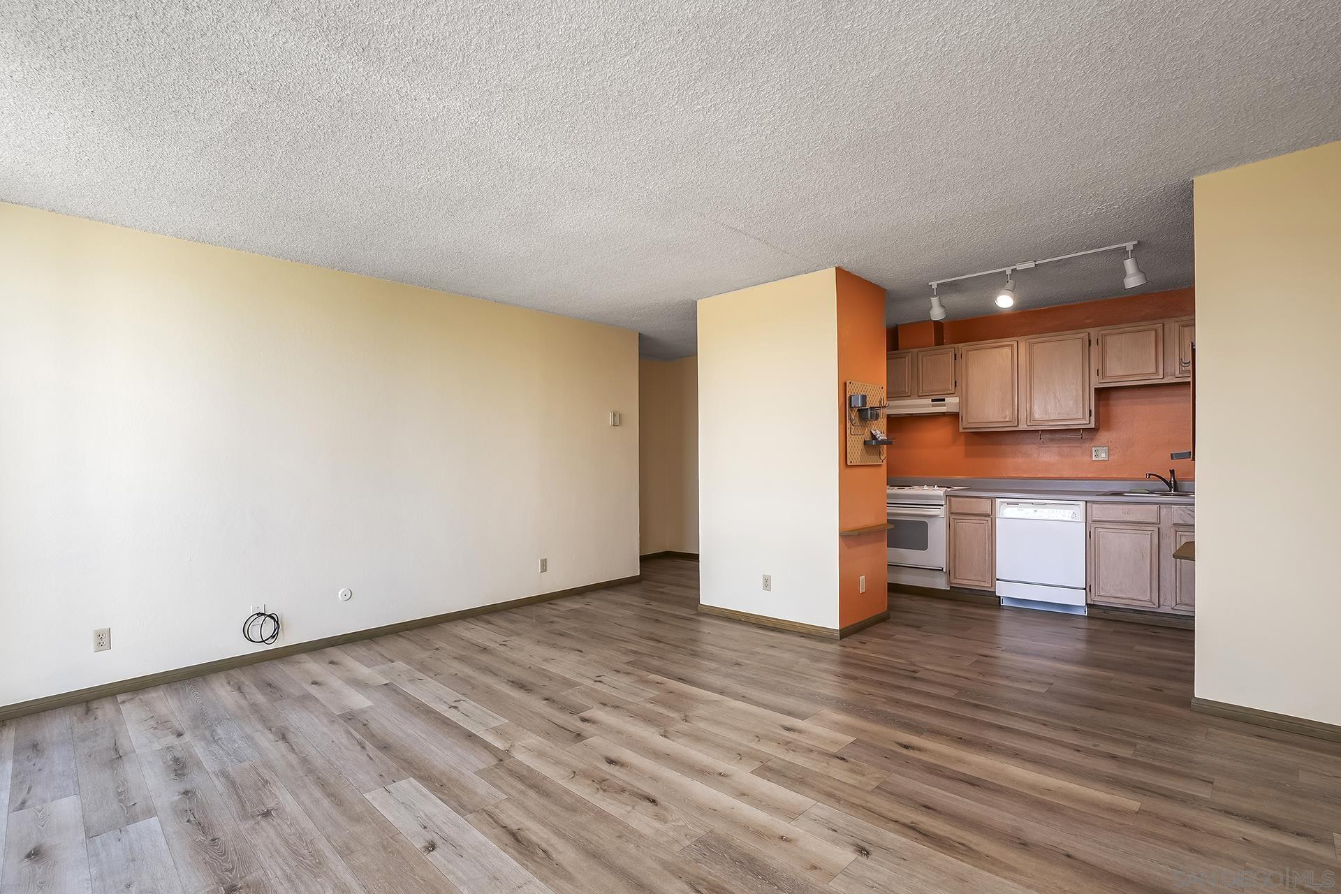 Detail Gallery Image 3 of 42 For 3050  Rue Dorleans  429, San Diego,  CA 92110 - 2 Beds | 1 Baths