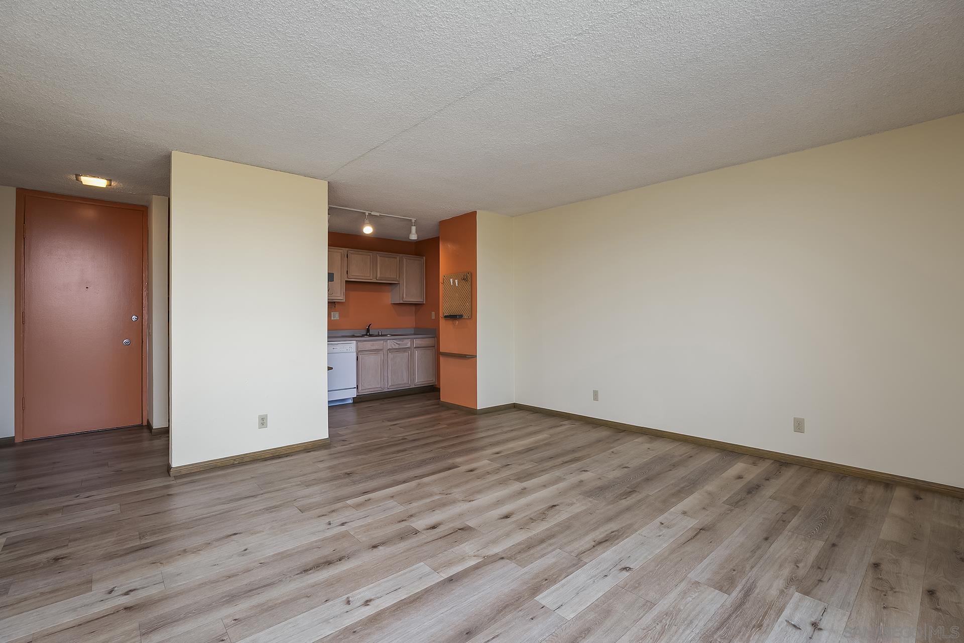 Detail Gallery Image 4 of 42 For 3050  Rue Dorleans  429, San Diego,  CA 92110 - 2 Beds | 1 Baths