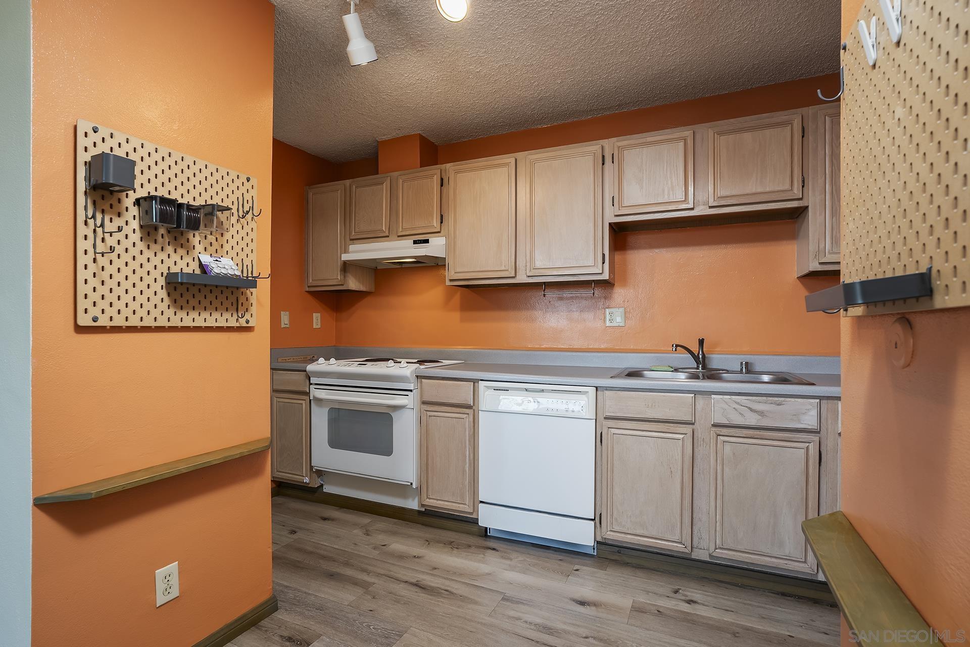 Detail Gallery Image 6 of 42 For 3050  Rue Dorleans  429, San Diego,  CA 92110 - 2 Beds | 1 Baths