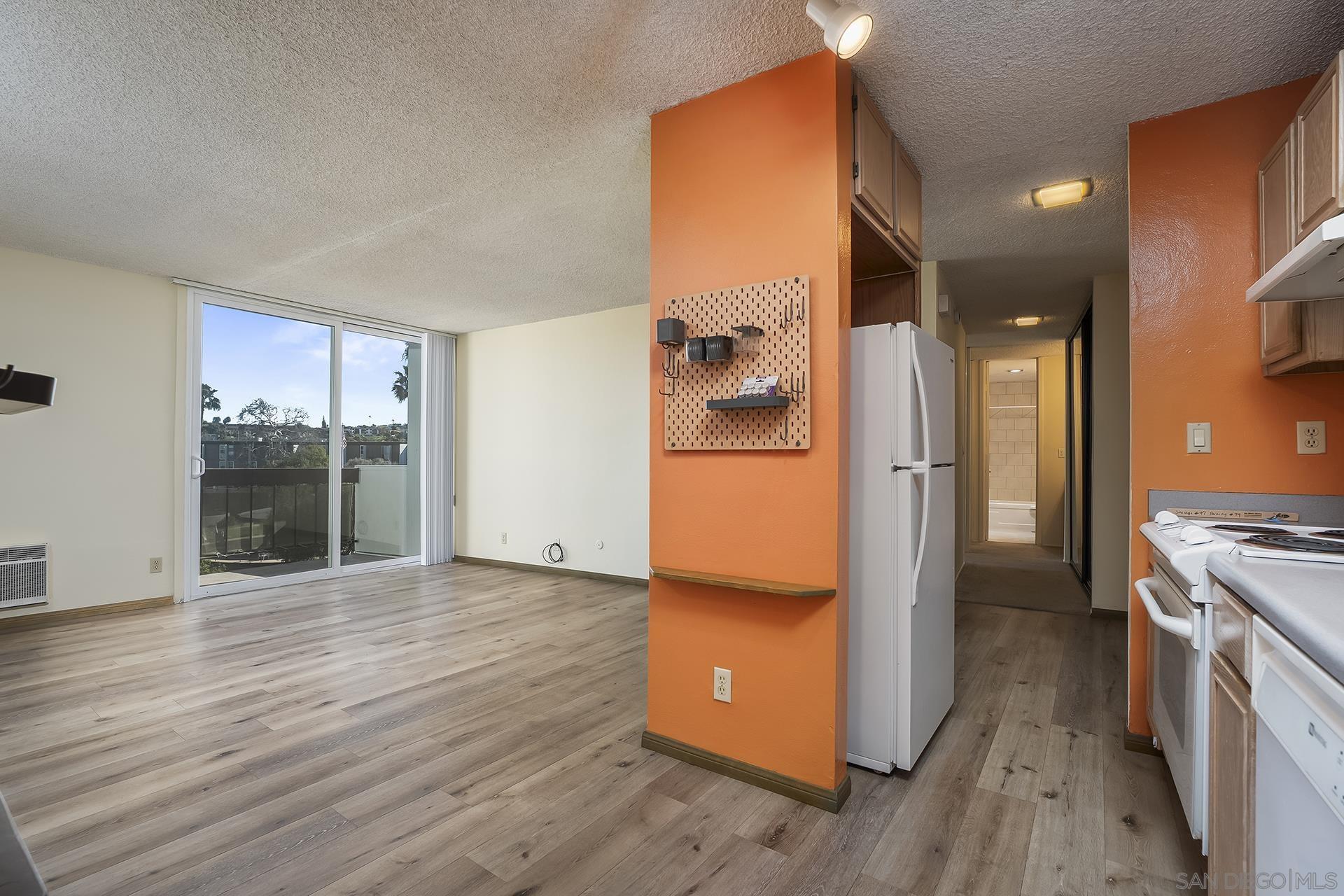 Detail Gallery Image 9 of 42 For 3050  Rue Dorleans  429, San Diego,  CA 92110 - 2 Beds | 1 Baths