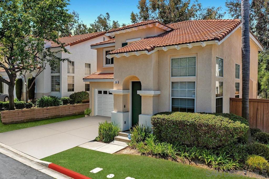 Detail Gallery Image 2 of 32 For 229  Melinda, Oceanside,  CA 92057 - 4 Beds | 2/1 Baths