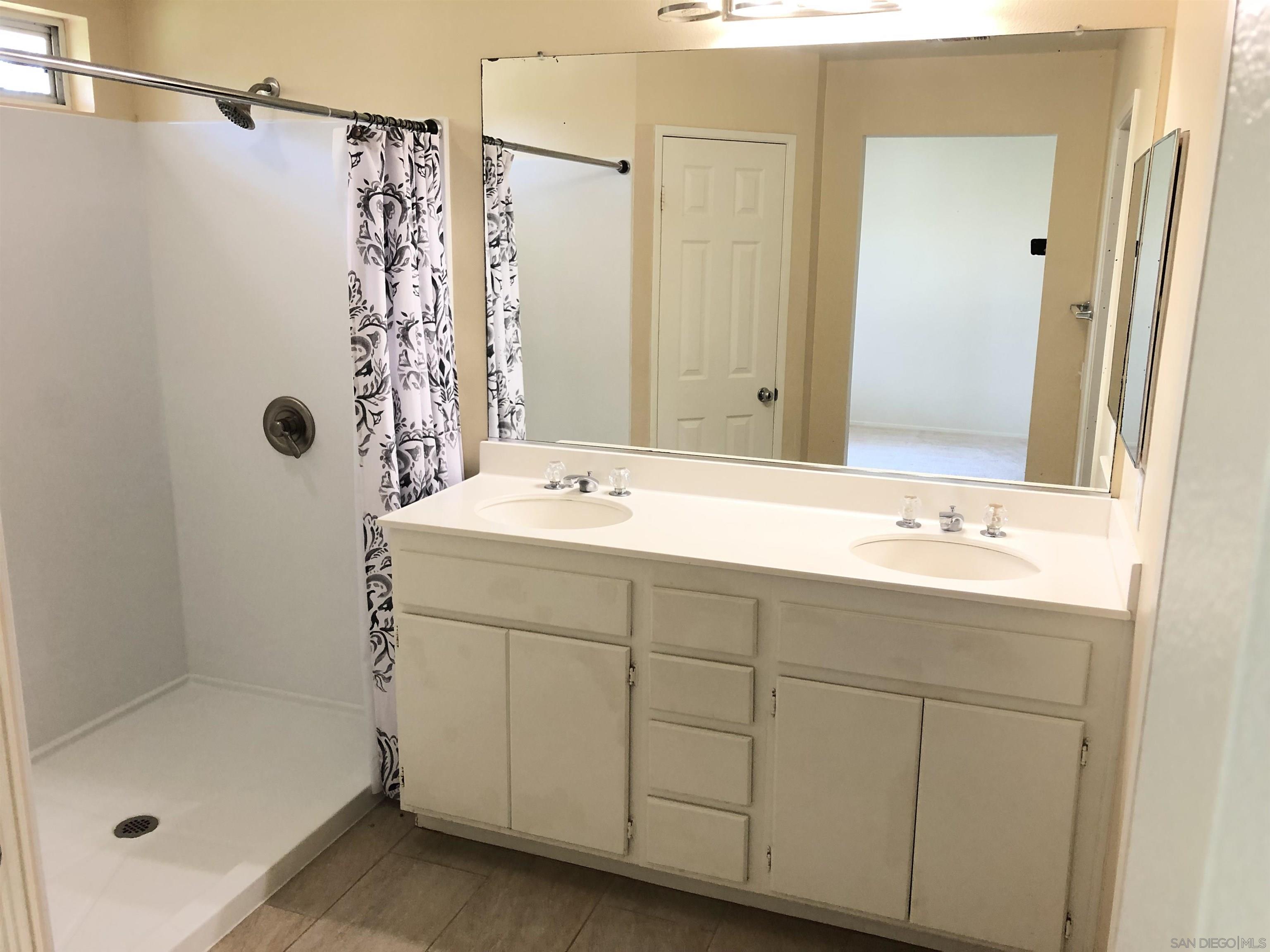 Detail Gallery Image 15 of 32 For 229  Melinda, Oceanside,  CA 92057 - 4 Beds | 2/1 Baths