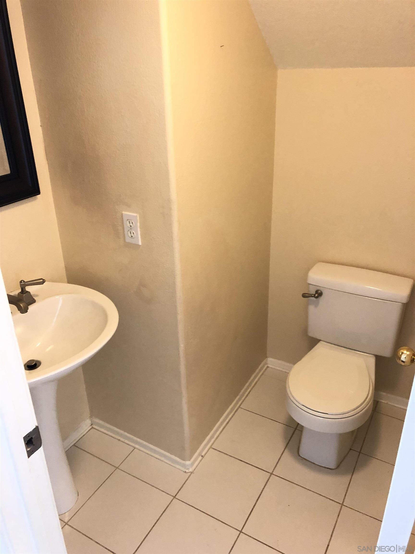 Detail Gallery Image 21 of 32 For 229  Melinda, Oceanside,  CA 92057 - 4 Beds | 2/1 Baths