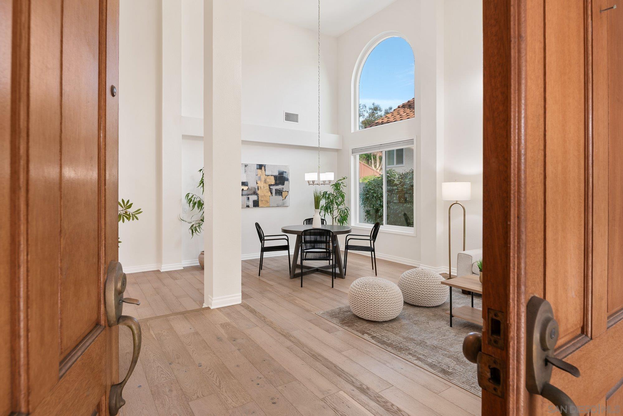 Detail Gallery Image 2 of 44 For 4246  Cordobes Cv, San Diego,  CA 92130 - 3 Beds | 2/1 Baths