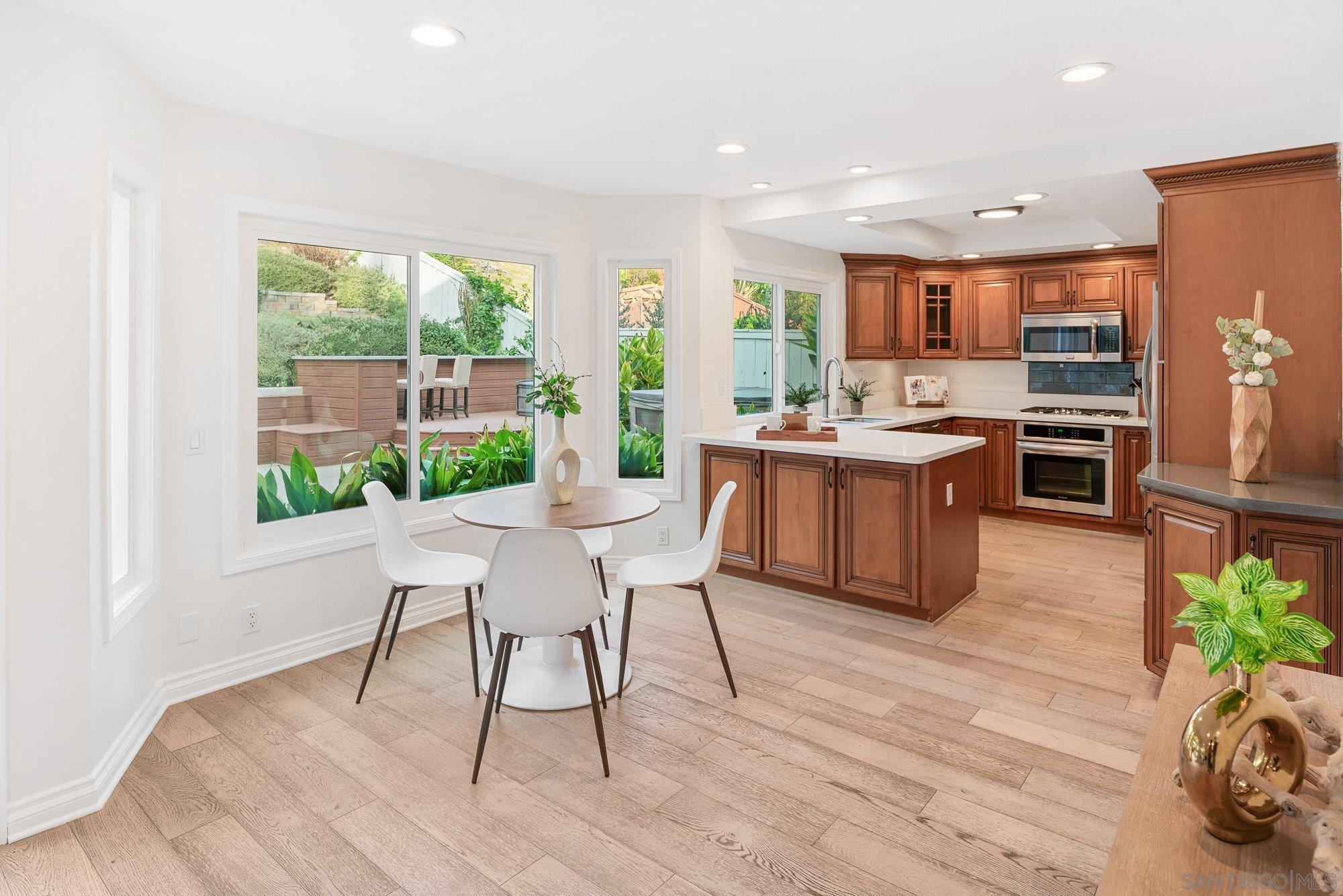 Detail Gallery Image 13 of 44 For 4246  Cordobes Cv, San Diego,  CA 92130 - 3 Beds | 2/1 Baths