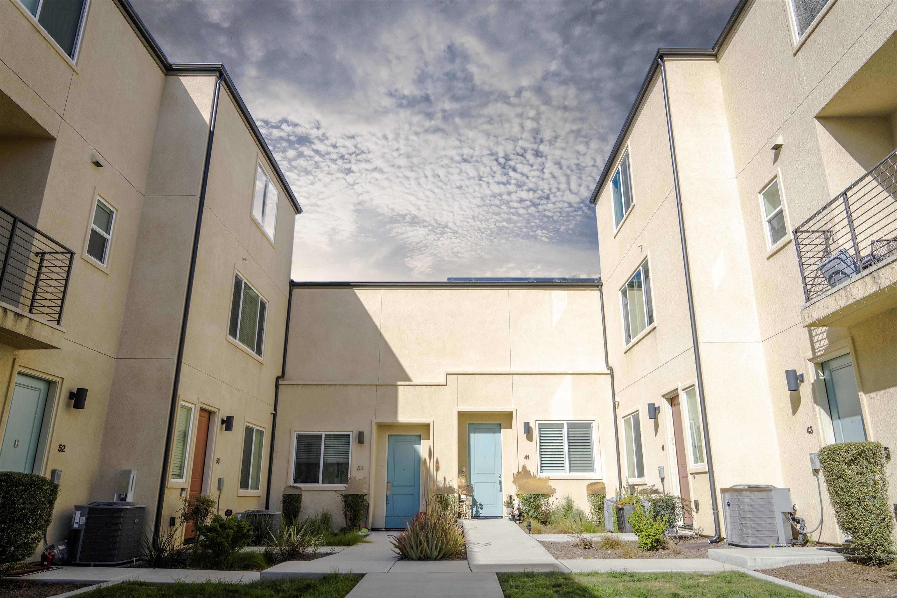 Front Image Thumbnail for SD260002563