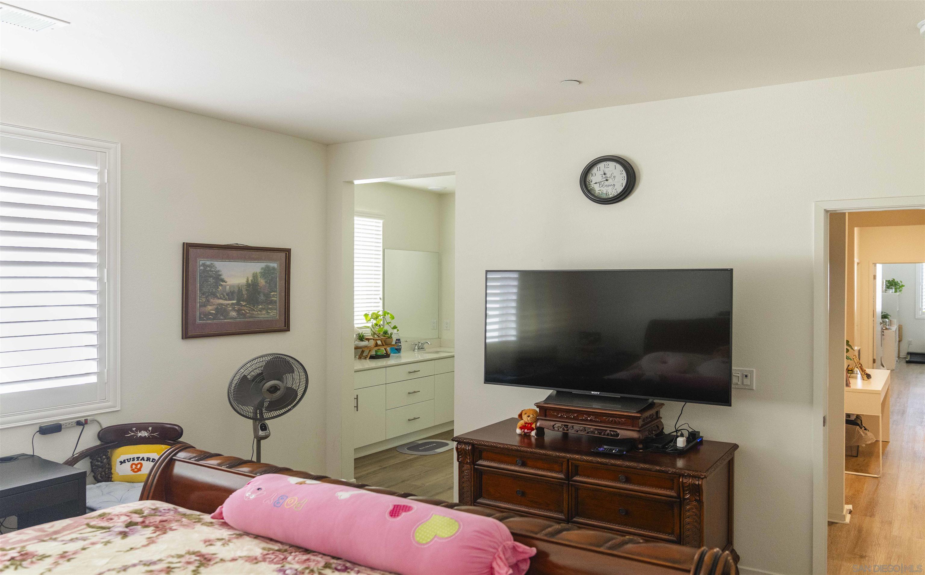 Detail Gallery Image 34 of 49 For 5216  Beachfront Cove St  #UNIT 41,  San Diego,  CA 92154 - 4 Beds | 2/1 Baths