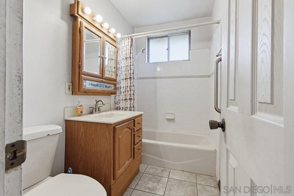 Detail Gallery Image 17 of 24 For 1015  Cedar Brook, Escondido,  CA 92025 - 3 Beds | 1 Baths