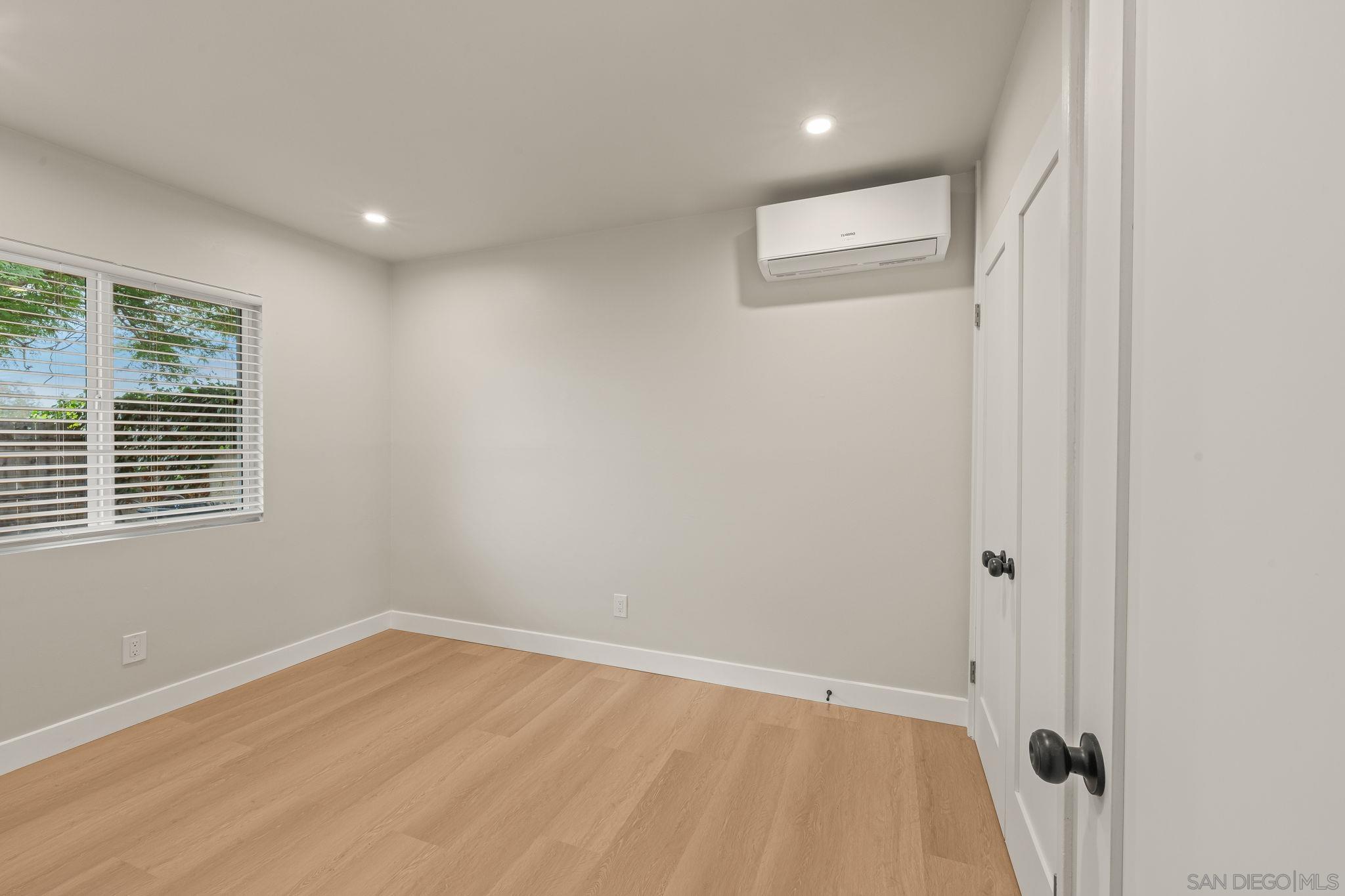 Detail Gallery Image 15 of 31 For 4356  Clairemont Dr, San Diego,  CA 92117 - 2 Beds | 1 Baths