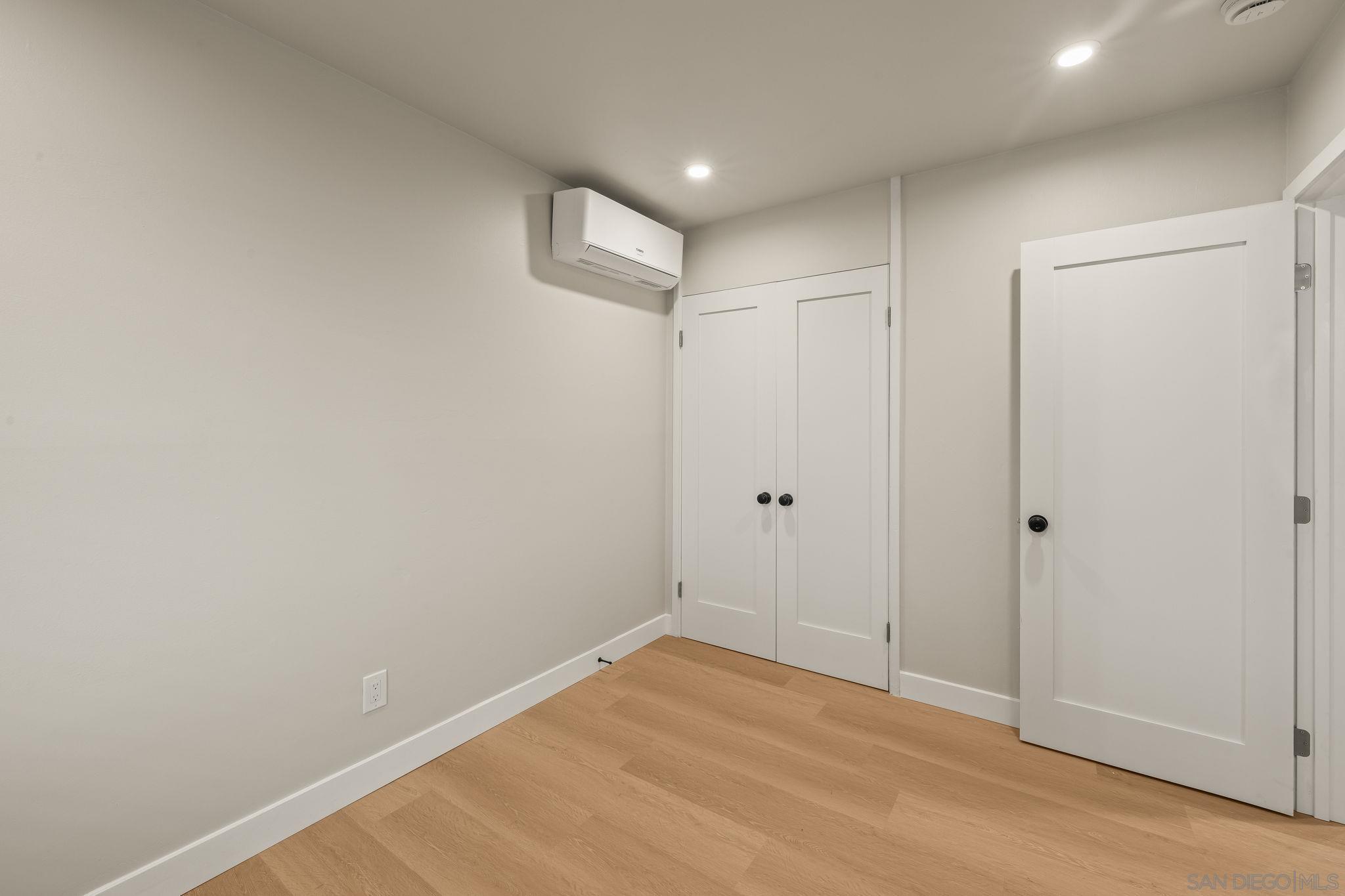 Detail Gallery Image 16 of 31 For 4356  Clairemont Dr, San Diego,  CA 92117 - 2 Beds | 1 Baths