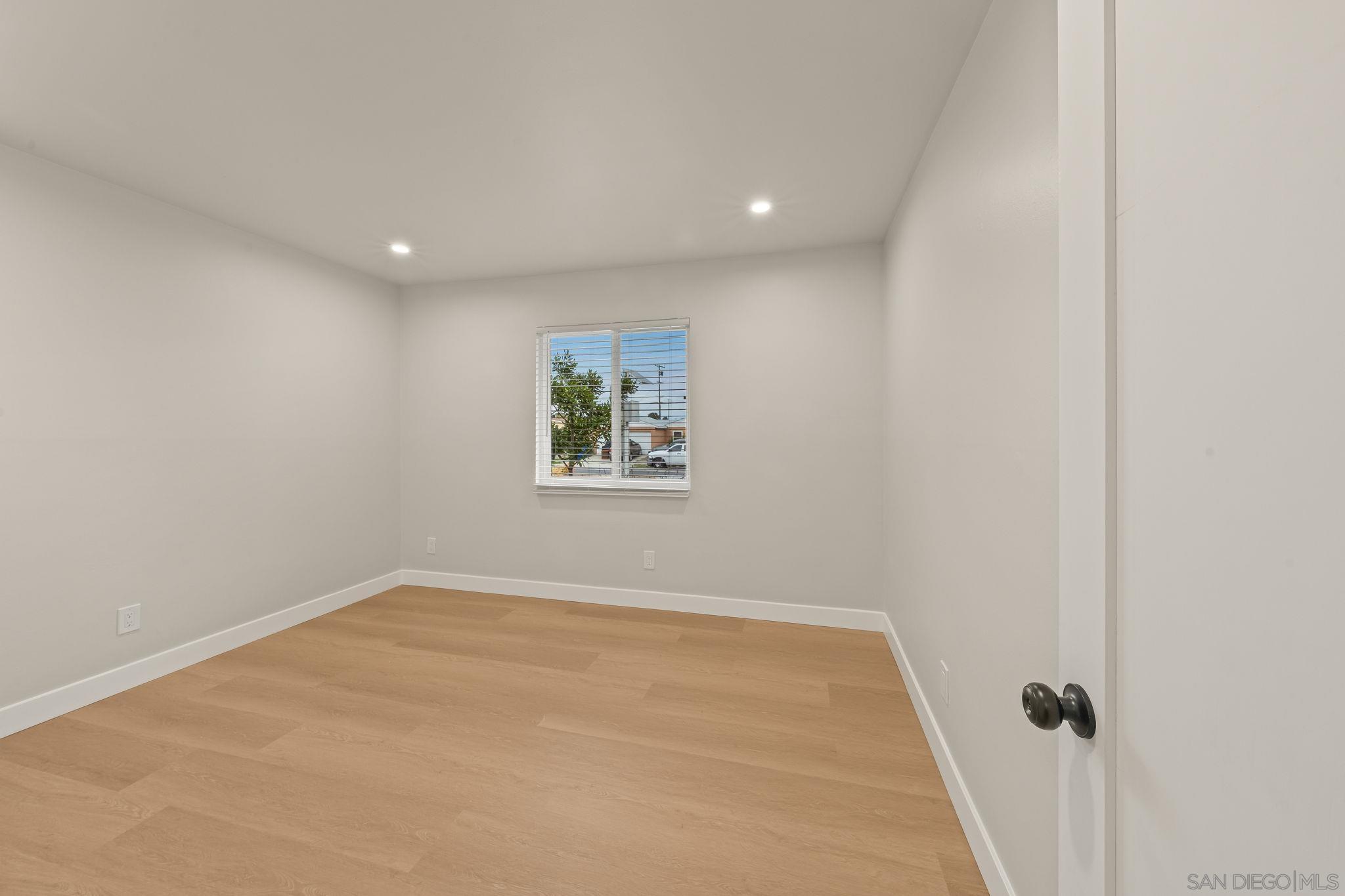 Detail Gallery Image 21 of 31 For 4356  Clairemont Dr, San Diego,  CA 92117 - 2 Beds | 1 Baths