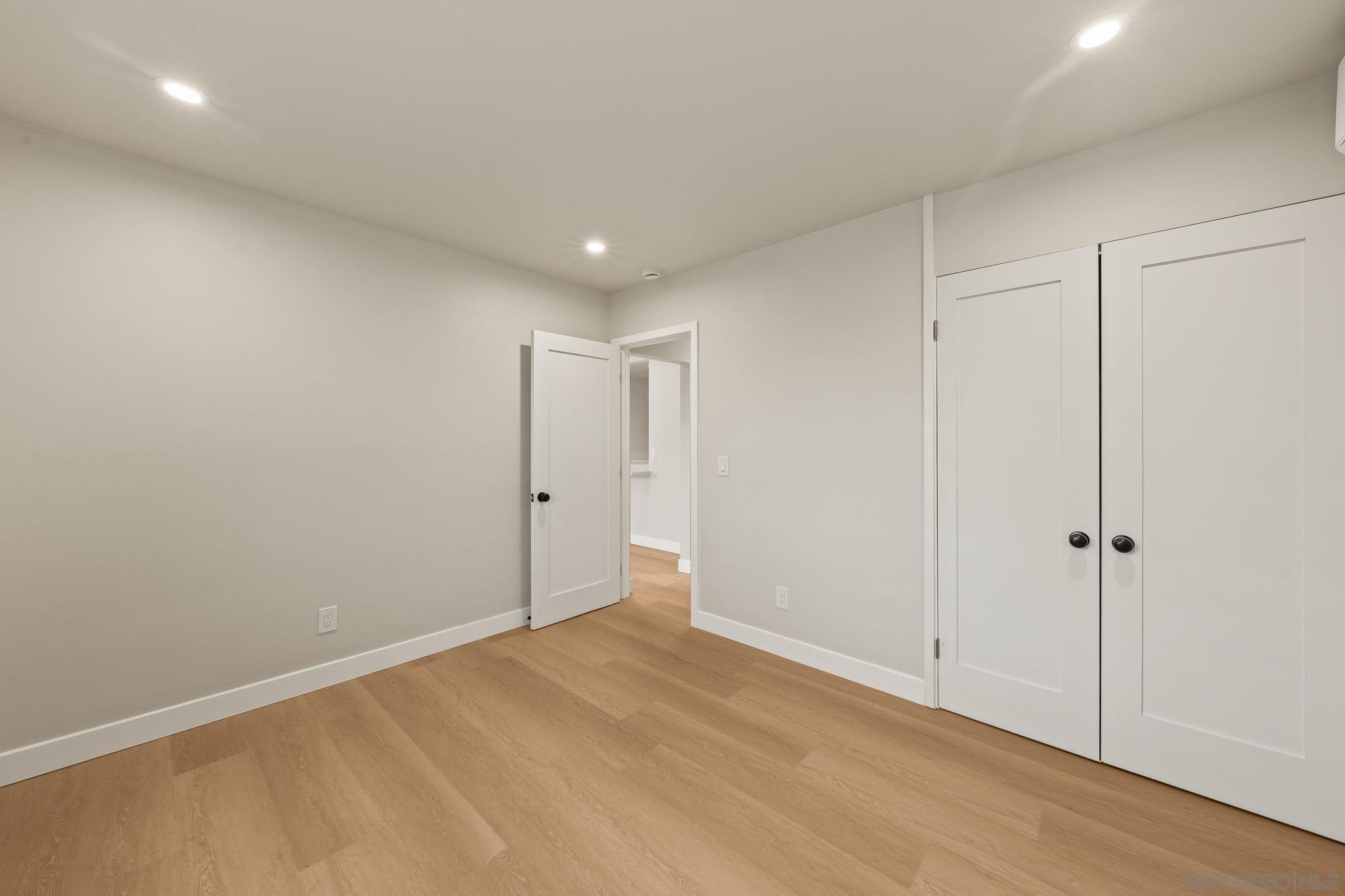 Detail Gallery Image 23 of 31 For 4356  Clairemont Dr, San Diego,  CA 92117 - 2 Beds | 1 Baths