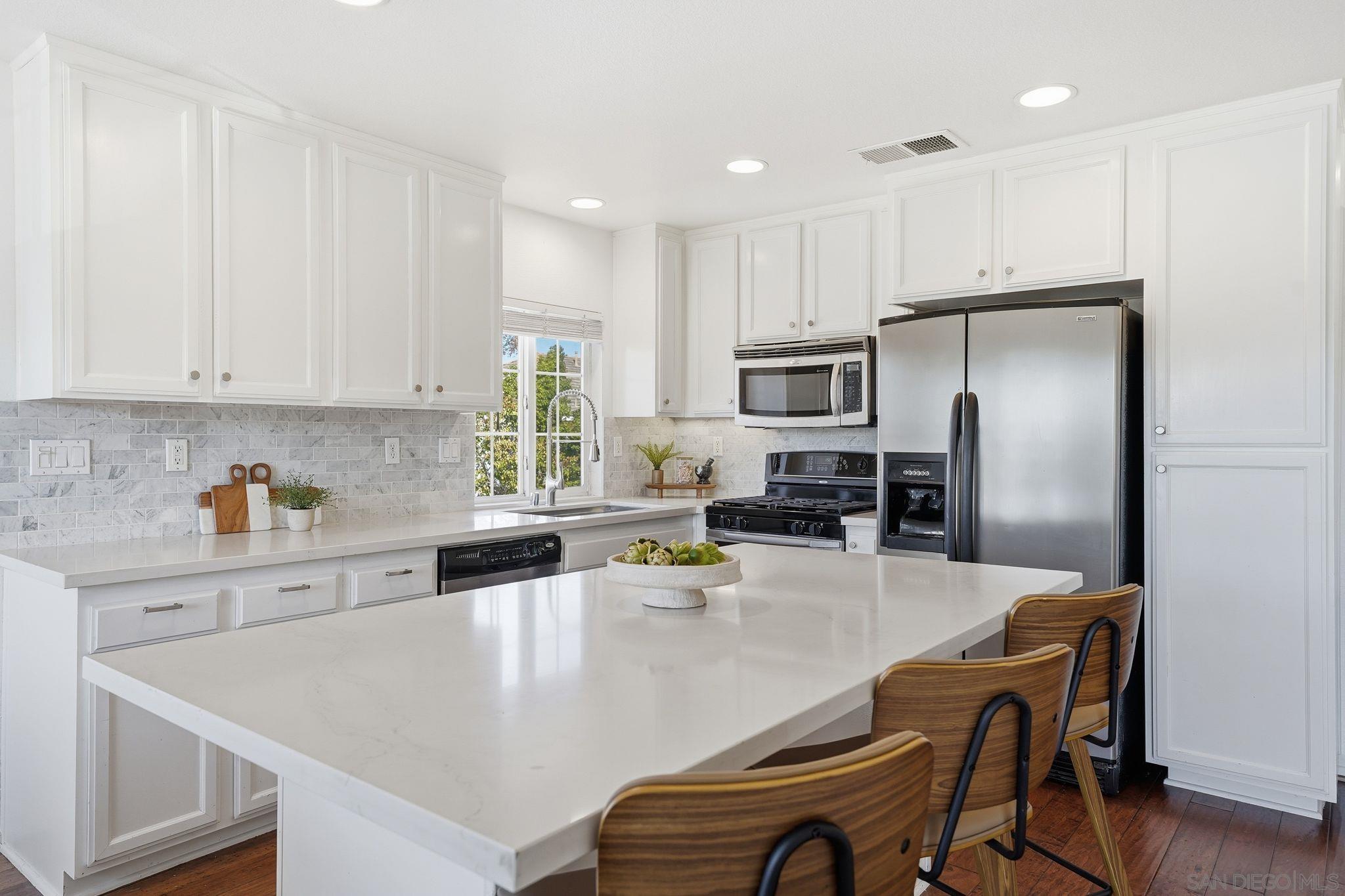 Detail Gallery Image 11 of 43 For 1453  Levant Ln  #1,  Chula Vista,  CA 91913 - 2 Beds | 2 Baths