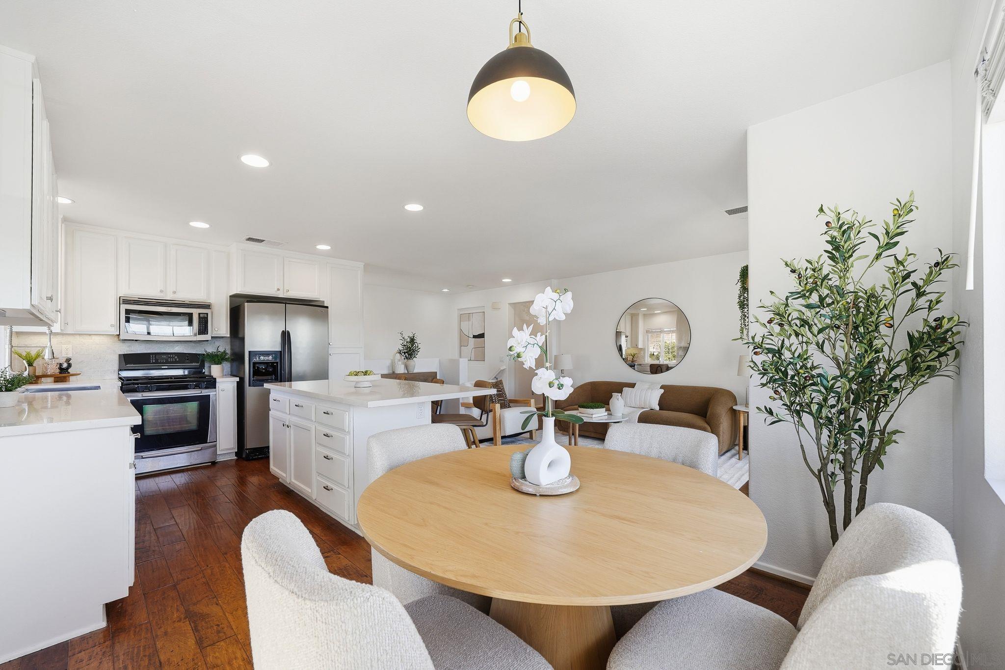 Detail Gallery Image 12 of 43 For 1453  Levant Ln  #1,  Chula Vista,  CA 91913 - 2 Beds | 2 Baths