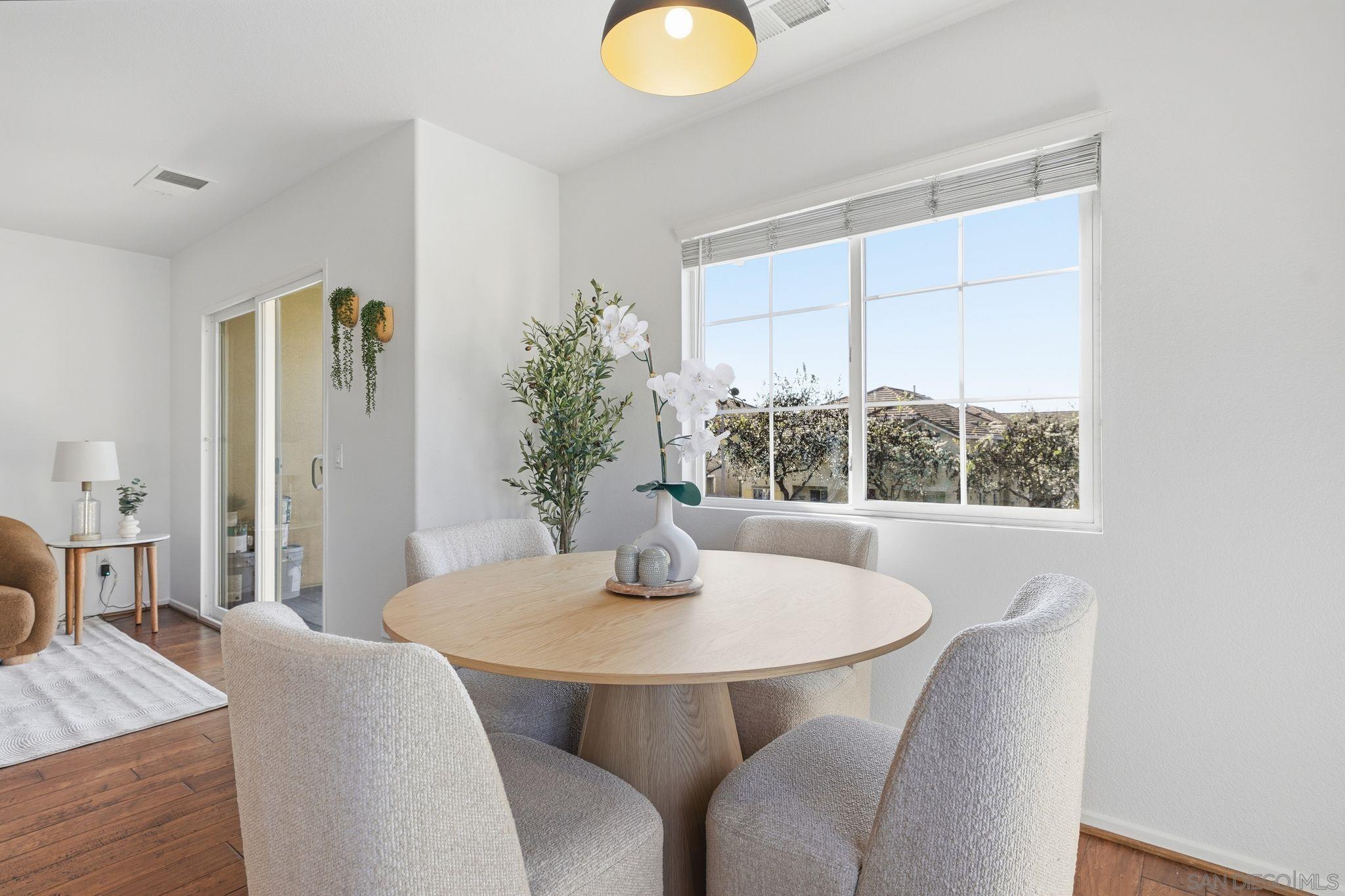 Detail Gallery Image 15 of 43 For 1453  Levant Ln  #1,  Chula Vista,  CA 91913 - 2 Beds | 2 Baths