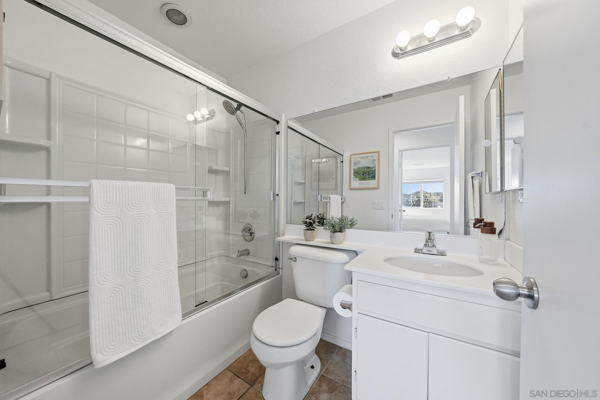 Detail Gallery Image 32 of 43 For 1453  Levant Ln  #1,  Chula Vista,  CA 91913 - 2 Beds | 2 Baths