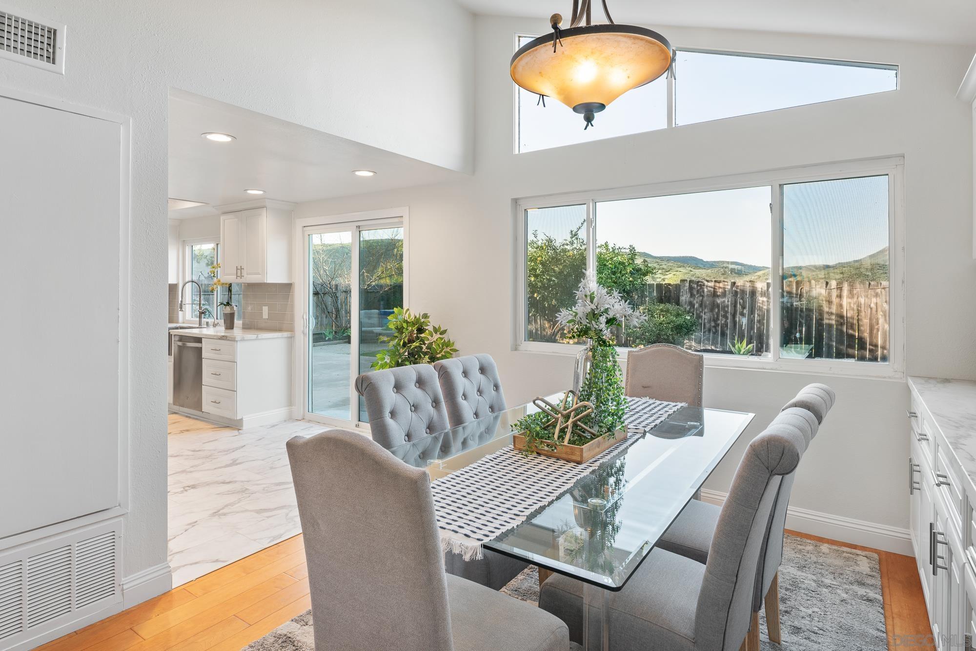 Detail Gallery Image 11 of 46 For 6868  Deer Hollow, San Diego,  CA 92120 - 4 Beds | 2/1 Baths