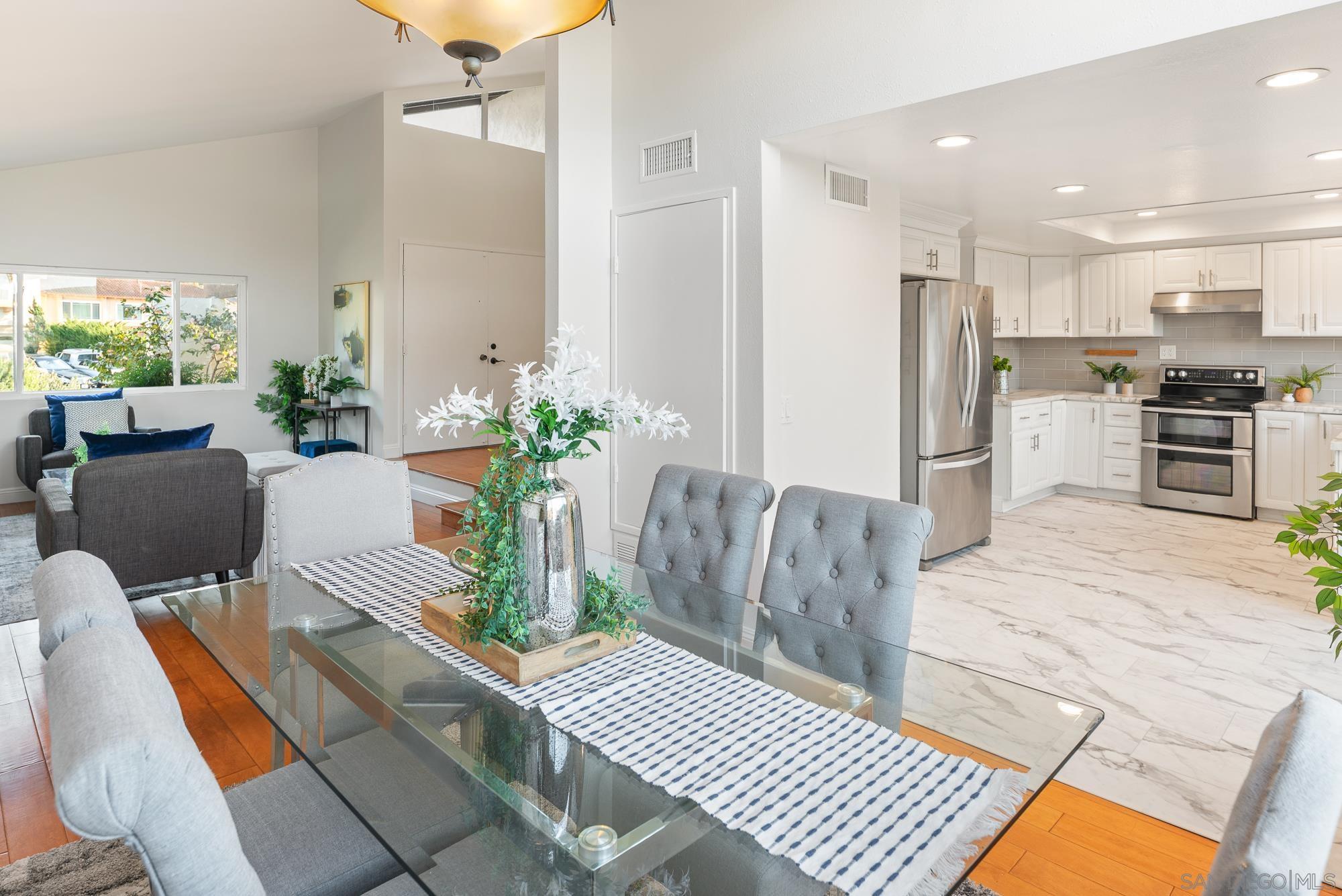 Detail Gallery Image 12 of 46 For 6868  Deer Hollow, San Diego,  CA 92120 - 4 Beds | 2/1 Baths