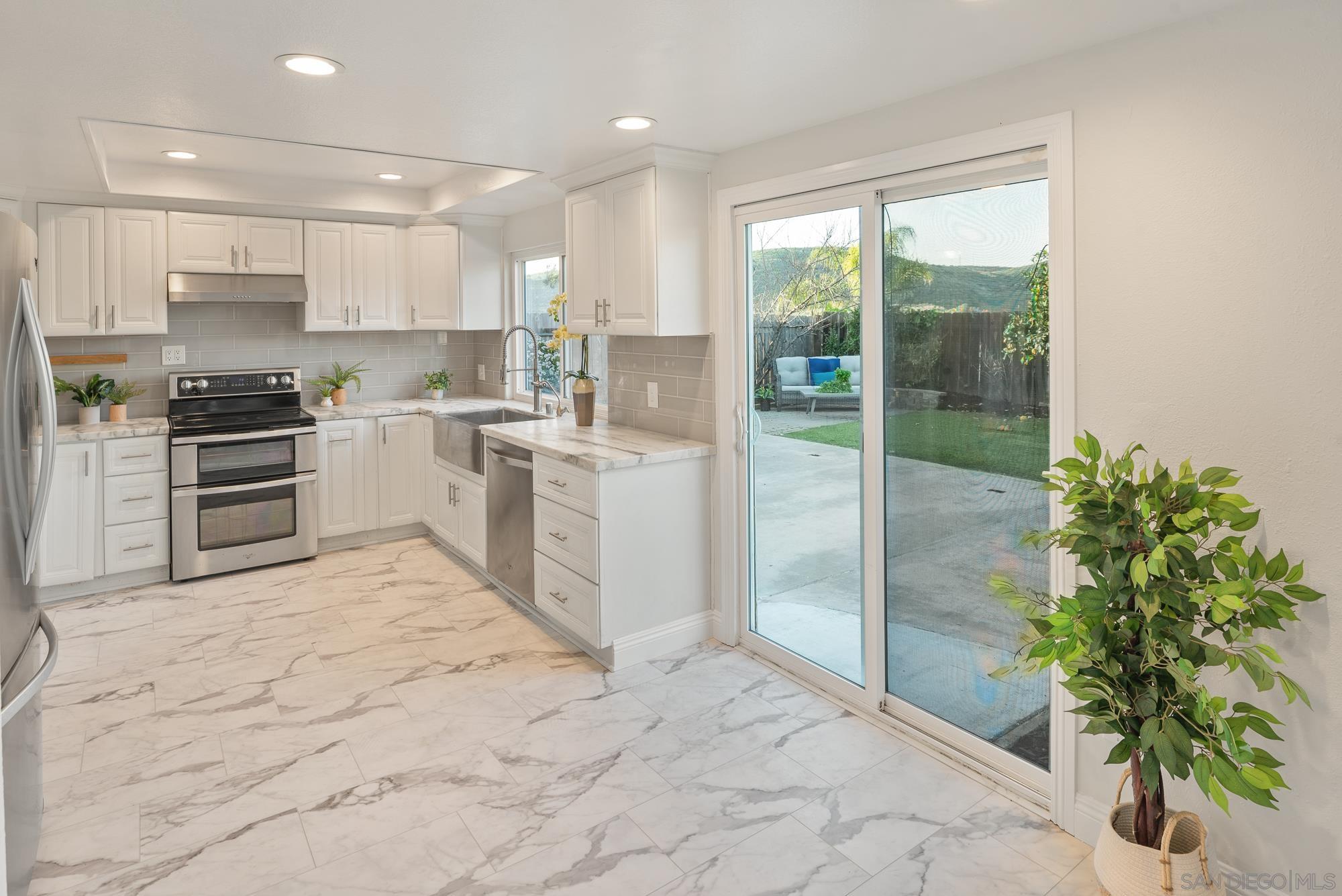 Detail Gallery Image 13 of 46 For 6868  Deer Hollow, San Diego,  CA 92120 - 4 Beds | 2/1 Baths