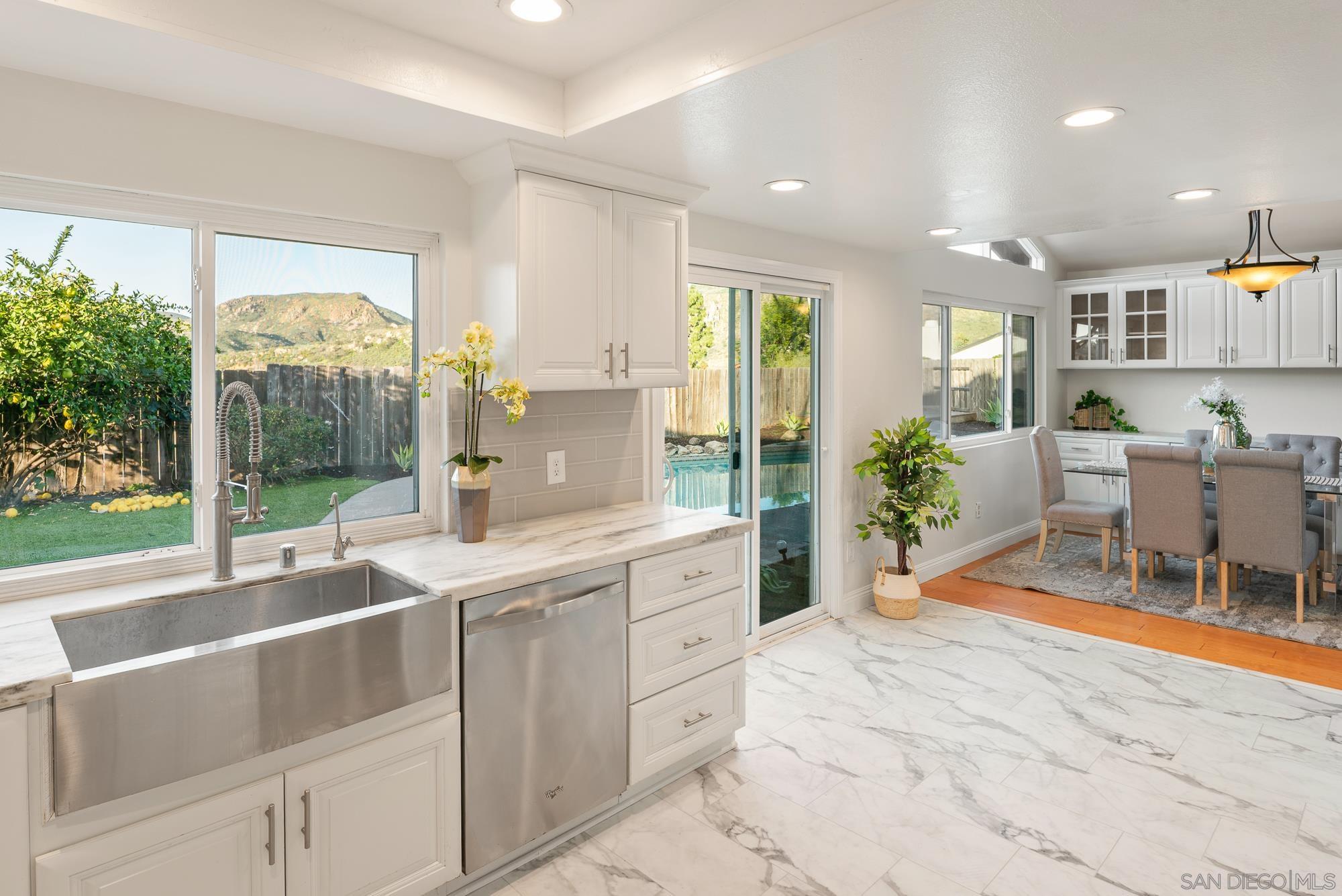 Detail Gallery Image 17 of 46 For 6868  Deer Hollow, San Diego,  CA 92120 - 4 Beds | 2/1 Baths