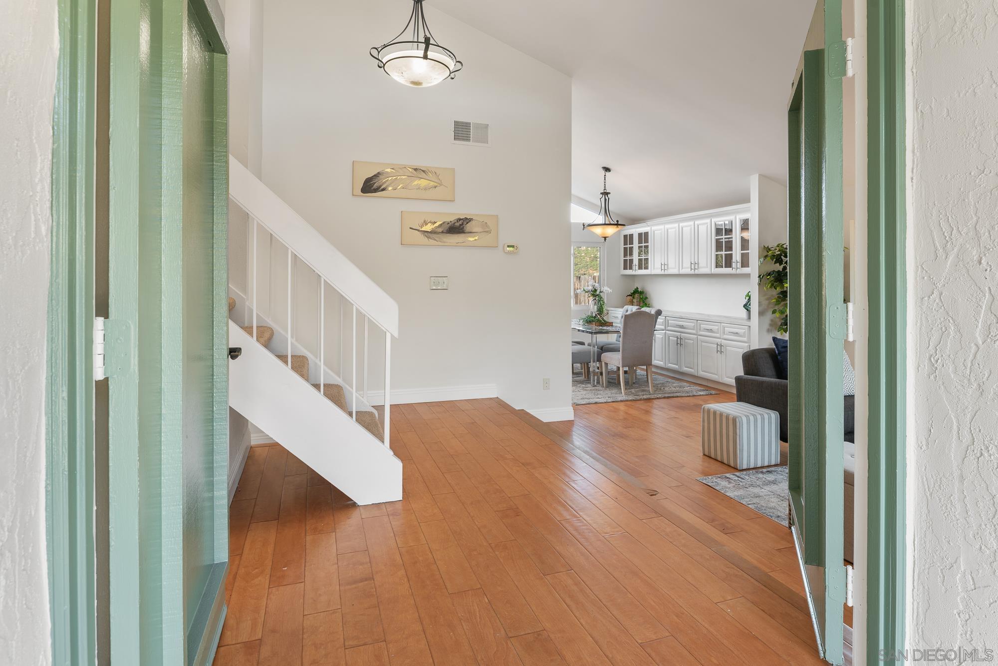 Detail Gallery Image 5 of 46 For 6868  Deer Hollow, San Diego,  CA 92120 - 4 Beds | 2/1 Baths