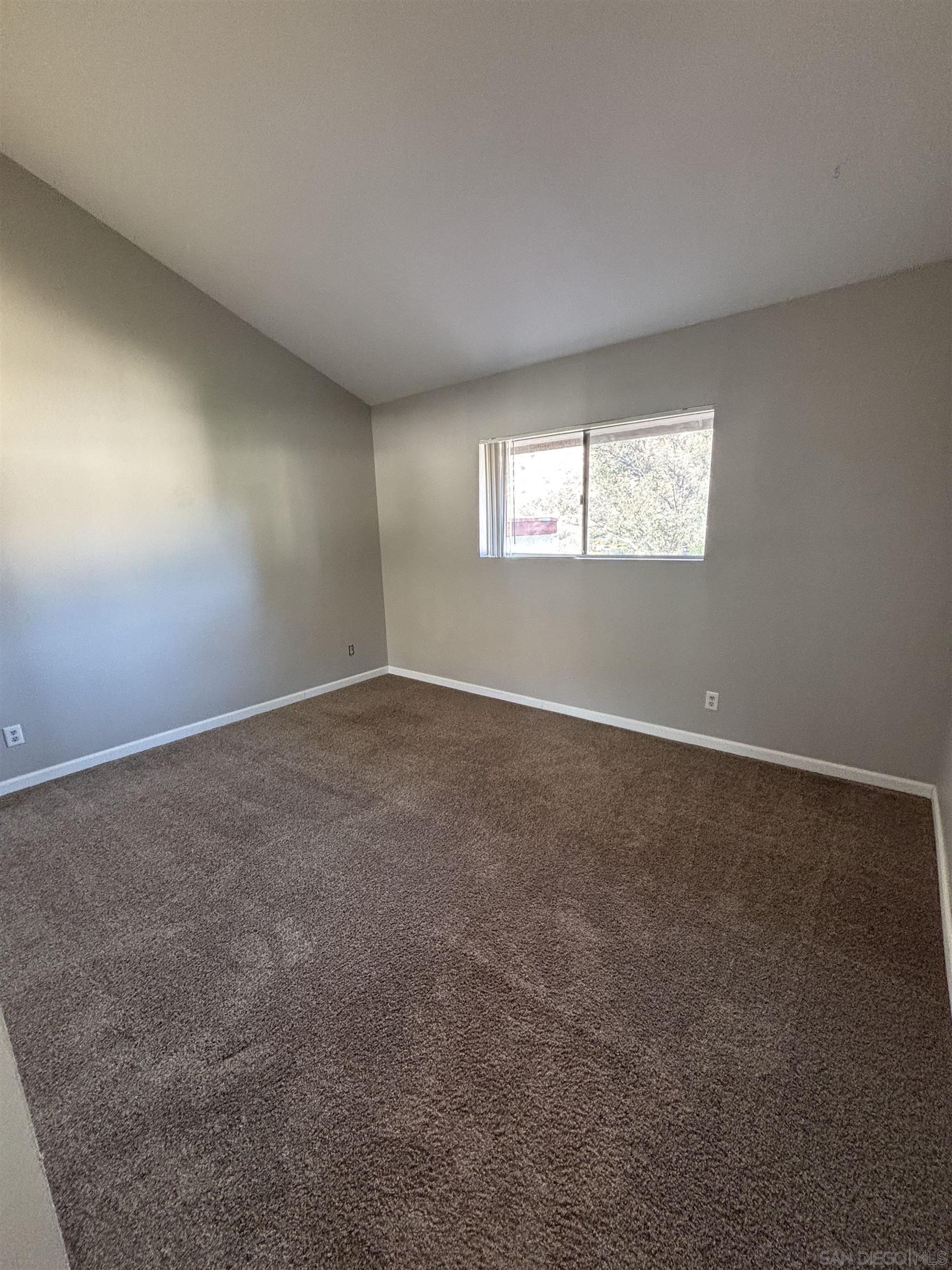 Detail Gallery Image 6 of 9 For 15745  Davis Cup Ln, Ramona,  CA 92065 - 3 Beds | 2/1 Baths