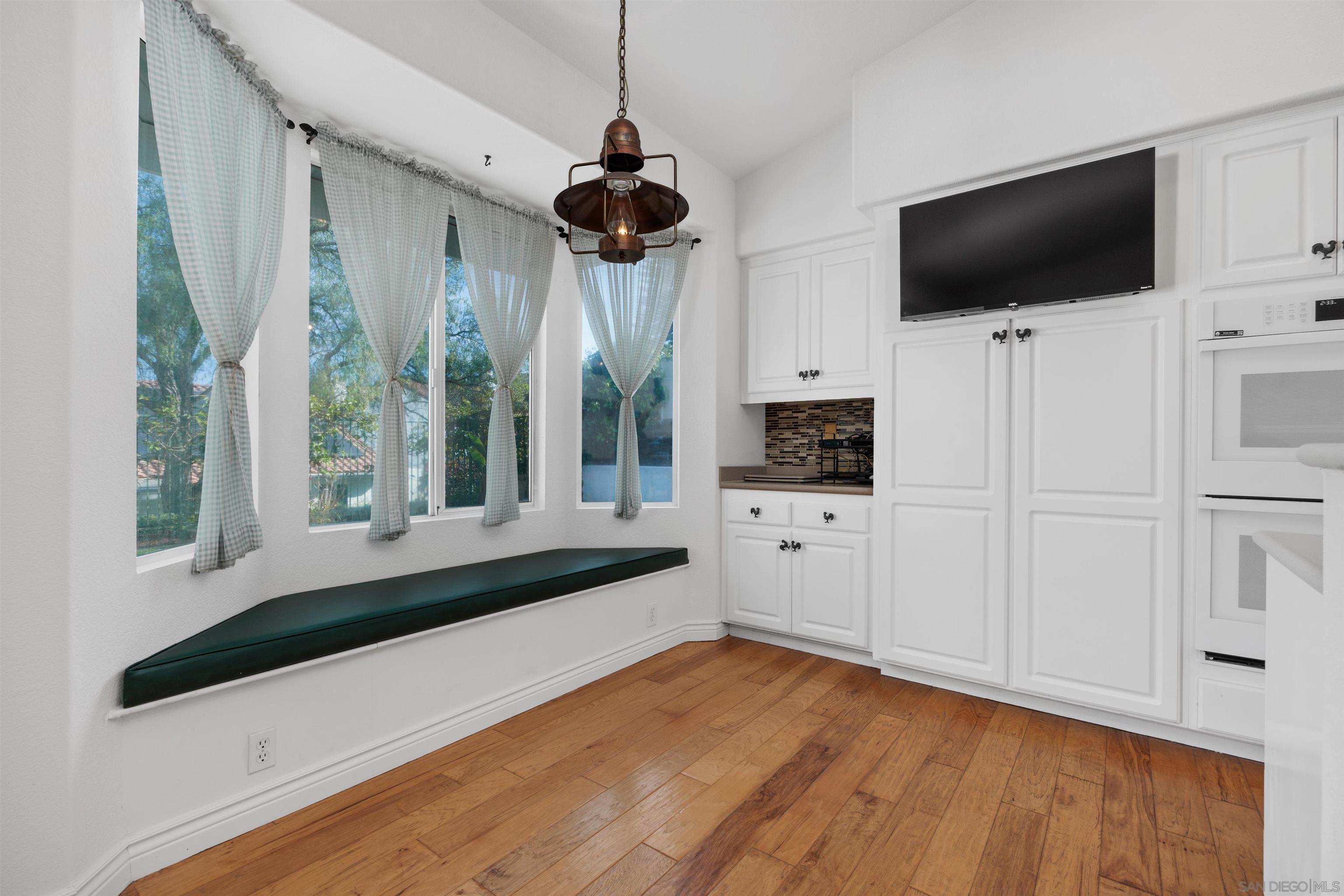 Detail Gallery Image 12 of 27 For 3643  Merced Dr., Oceanside,  CA 92056 - 3 Beds | 2/1 Baths