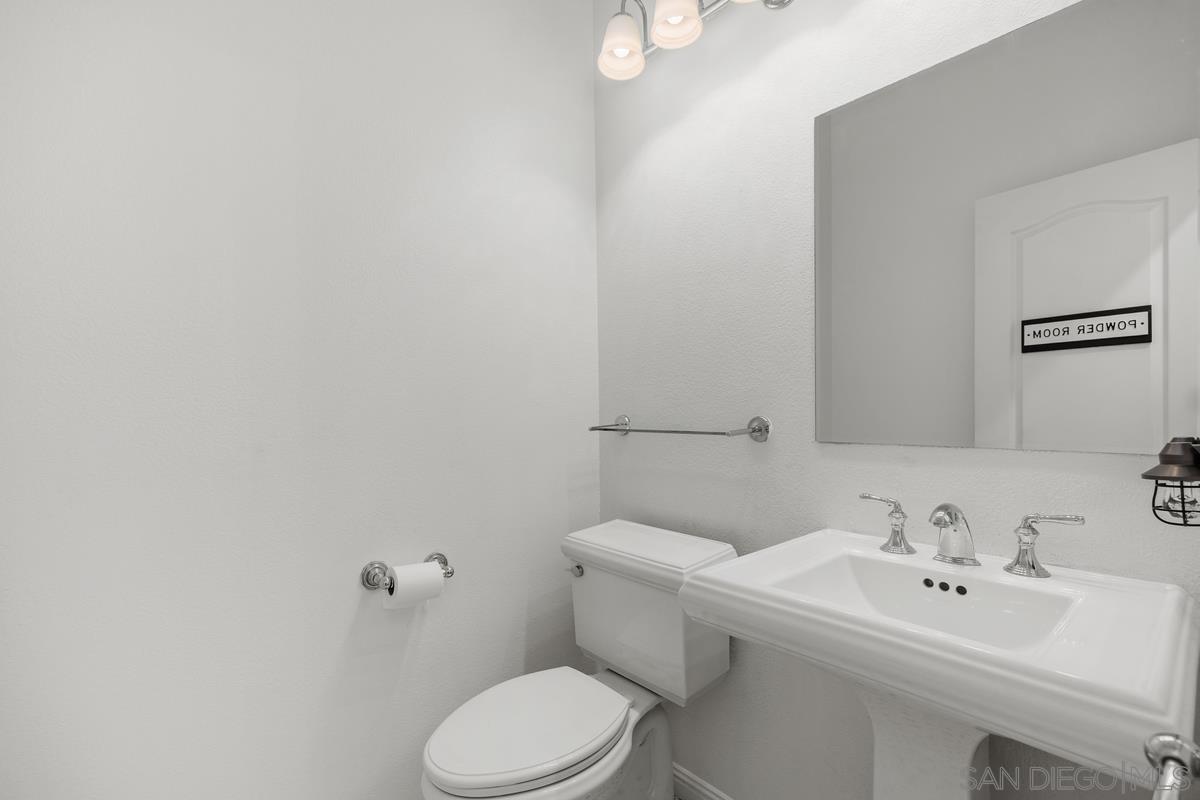 Detail Gallery Image 13 of 27 For 3643  Merced Dr., Oceanside,  CA 92056 - 3 Beds | 2/1 Baths