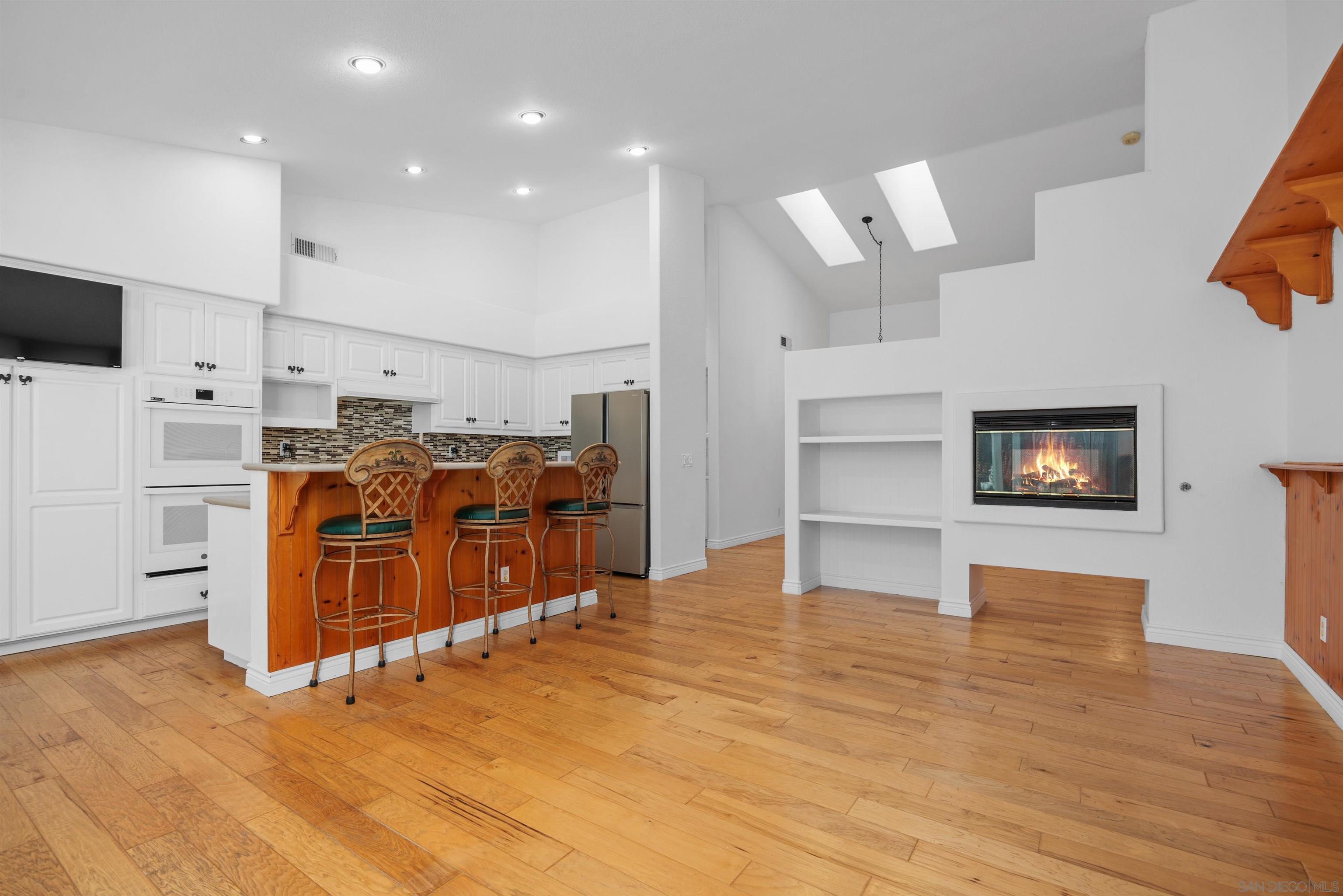 Detail Gallery Image 8 of 27 For 3643  Merced Dr., Oceanside,  CA 92056 - 3 Beds | 2/1 Baths