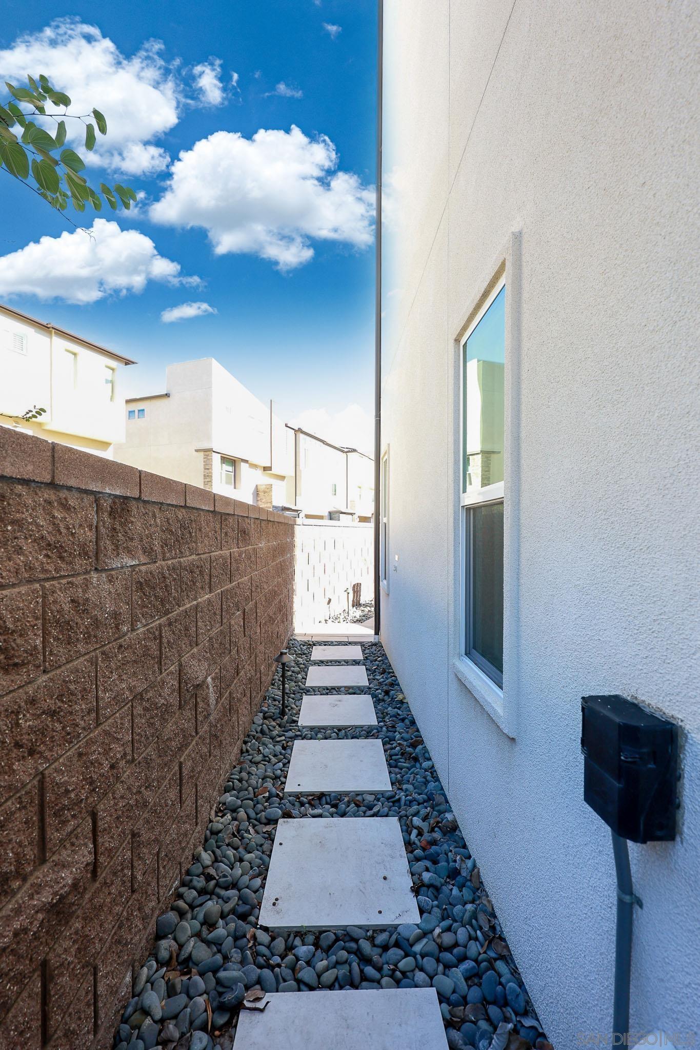 Detail Gallery Image 23 of 40 For 16205  Camden Cir, San Diego,  CA 92127 - 3 Beds | 3/1 Baths