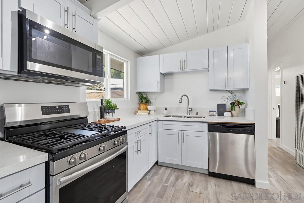 Detail Gallery Image 11 of 34 For 1355  Klauber Ave, San Diego,  CA 92114 - 3 Beds | 2 Baths