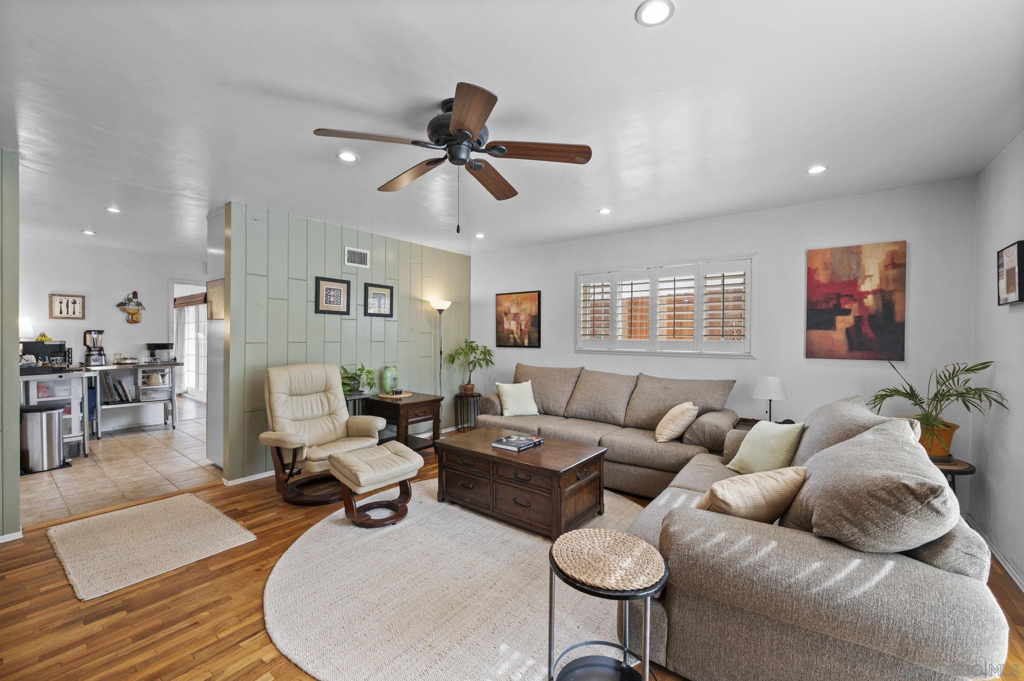 Detail Gallery Image 14 of 34 For 8129  Brock Ct, Lemon Grove,  CA 91945 - 3 Beds | 2 Baths