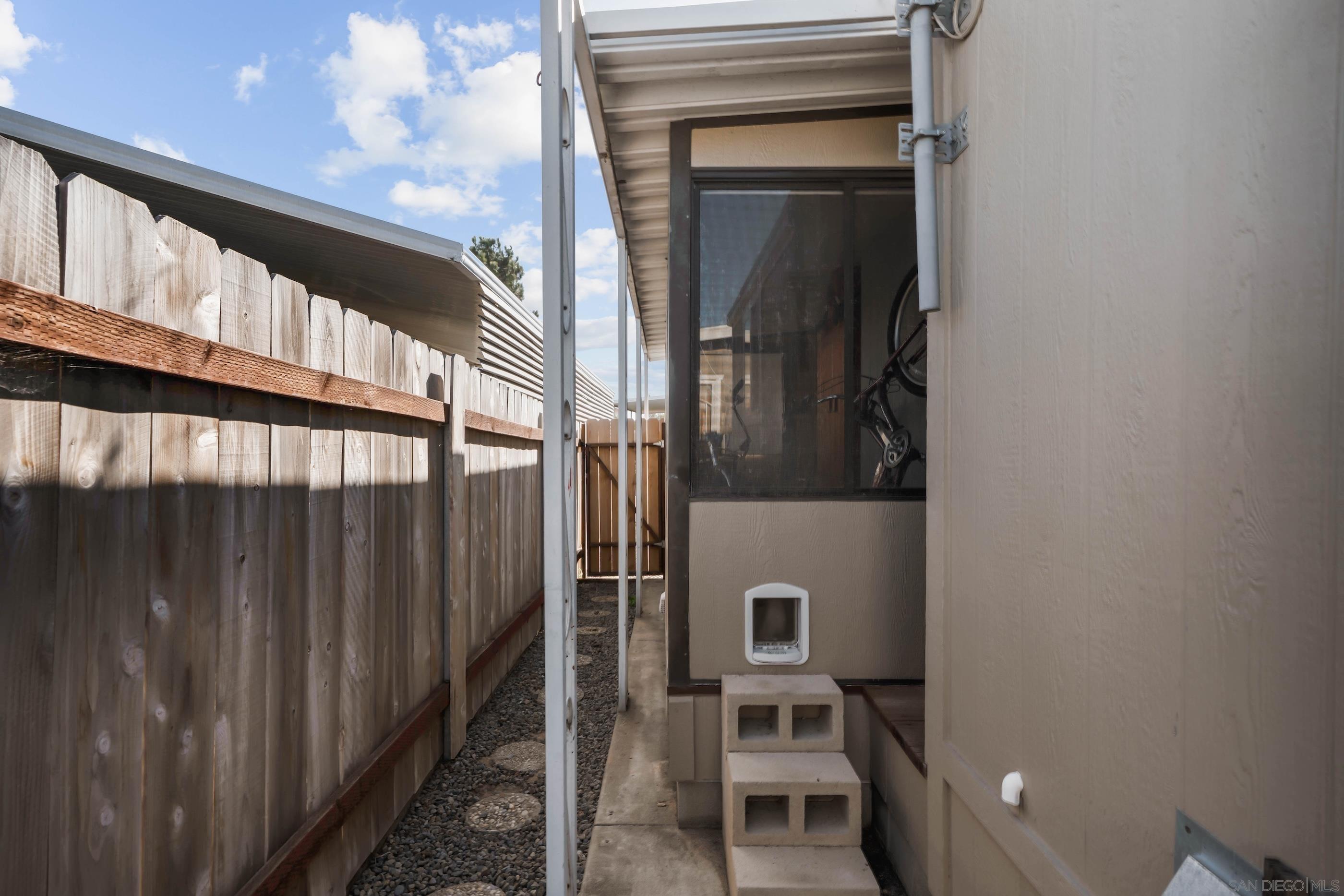 Detail Gallery Image 33 of 41 For 2750  Wheatstone  #110,  San Diego,  CA 92111 - 1 Beds | 1 Baths