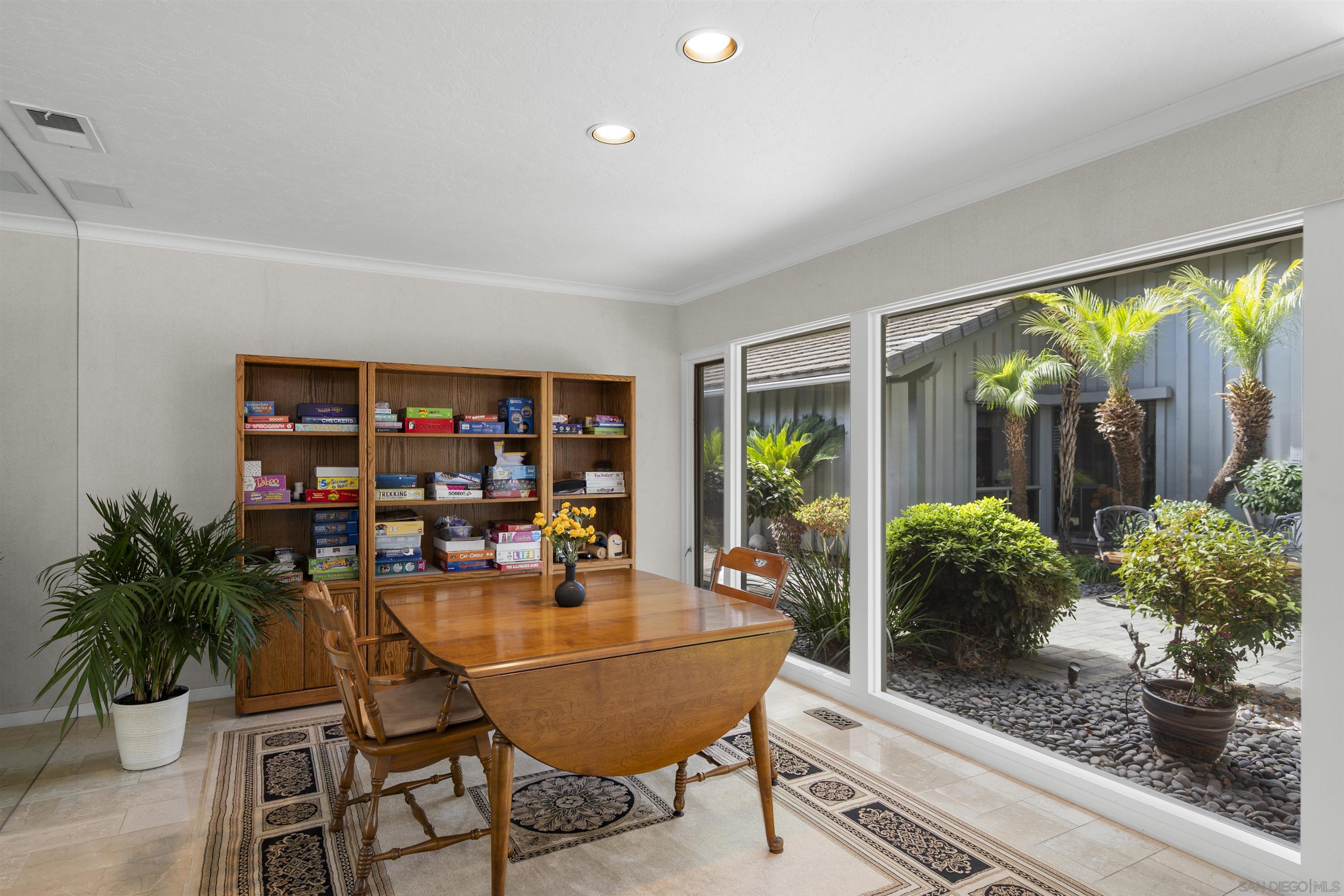 Detail Gallery Image 12 of 60 For 1151  Catalina Boulevard, San Diego,  CA 92107 - 5 Beds | 3/1 Baths