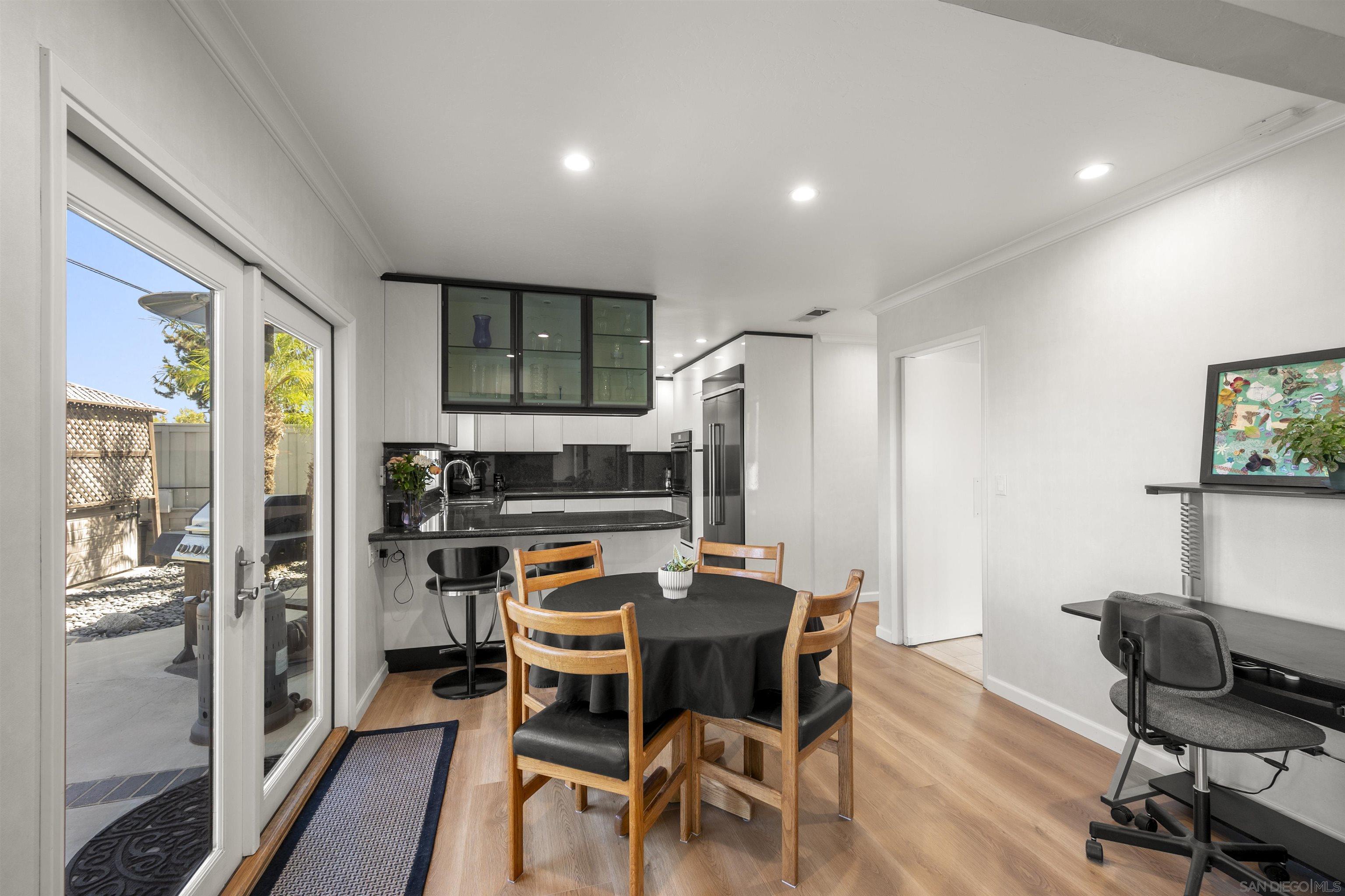 Detail Gallery Image 14 of 60 For 1151  Catalina Boulevard, San Diego,  CA 92107 - 5 Beds | 3/1 Baths