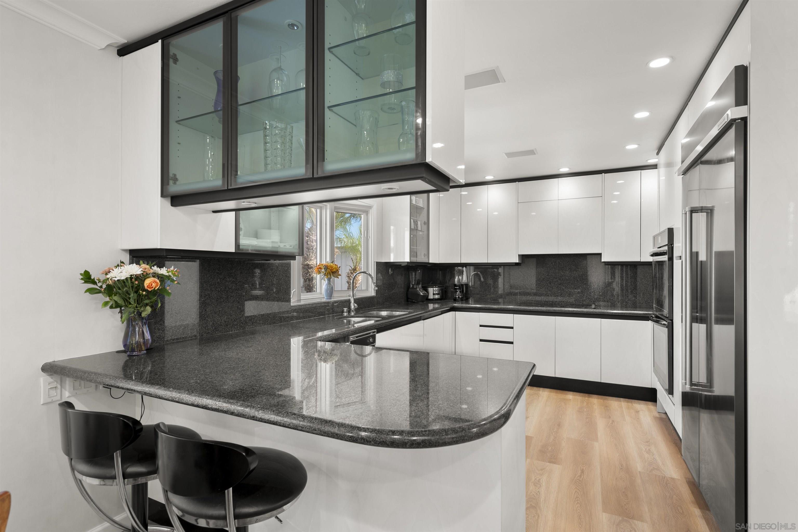 Detail Gallery Image 18 of 60 For 1151  Catalina Boulevard, San Diego,  CA 92107 - 5 Beds | 3/1 Baths