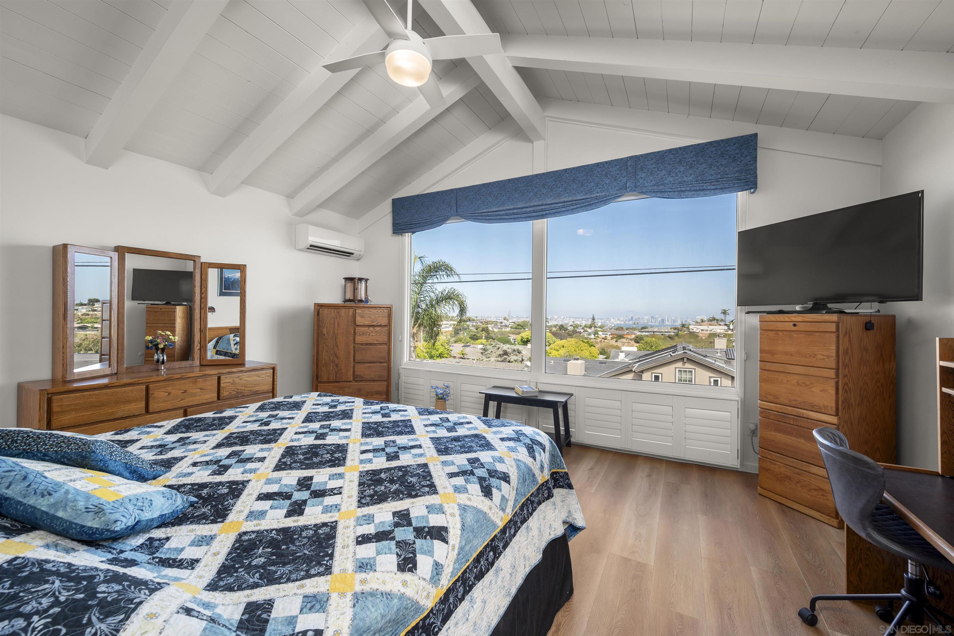 Detail Gallery Image 26 of 60 For 1151  Catalina Boulevard, San Diego,  CA 92107 - 5 Beds | 3/1 Baths