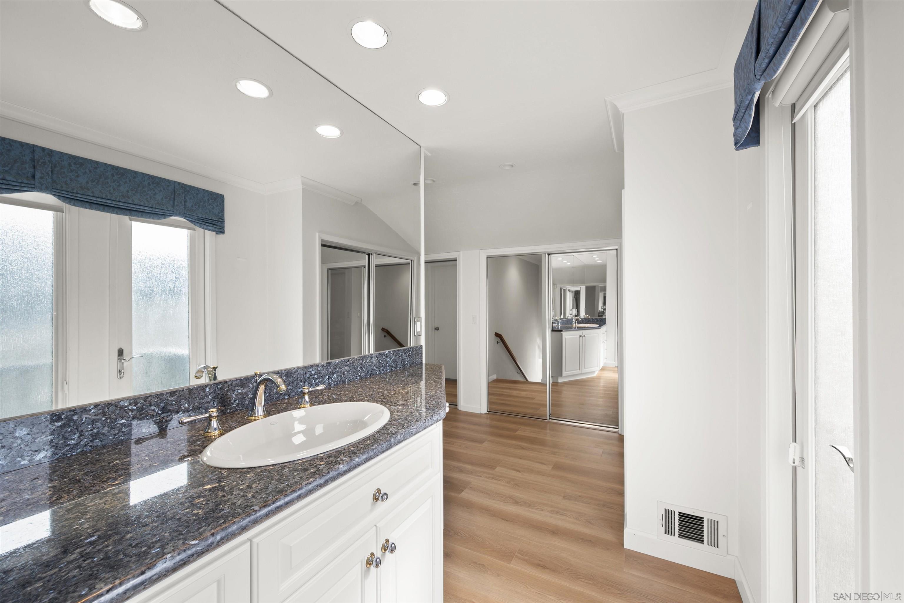 Detail Gallery Image 34 of 60 For 1151  Catalina Boulevard, San Diego,  CA 92107 - 5 Beds | 3/1 Baths