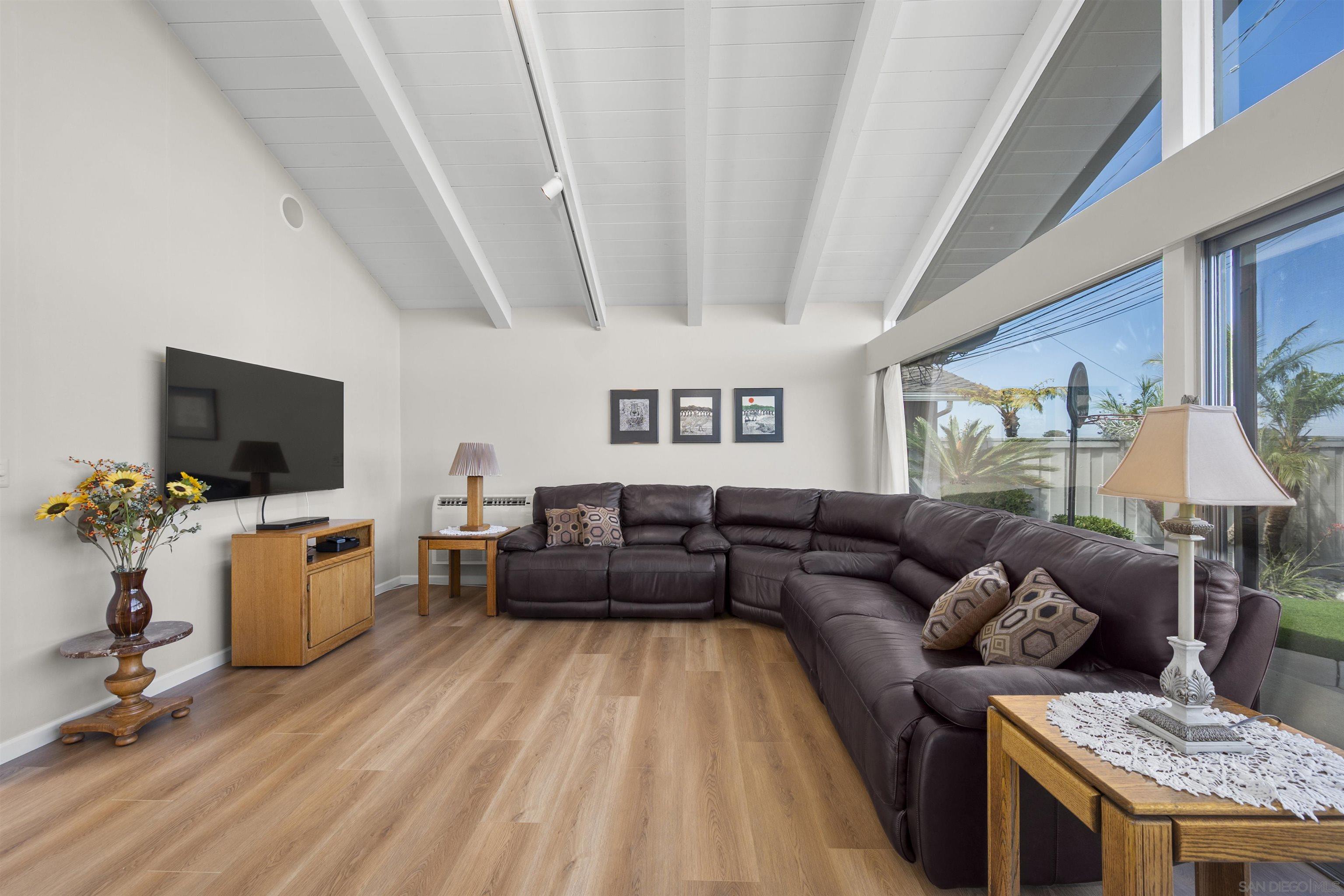 Detail Gallery Image 8 of 60 For 1151  Catalina Boulevard, San Diego,  CA 92107 - 5 Beds | 3/1 Baths