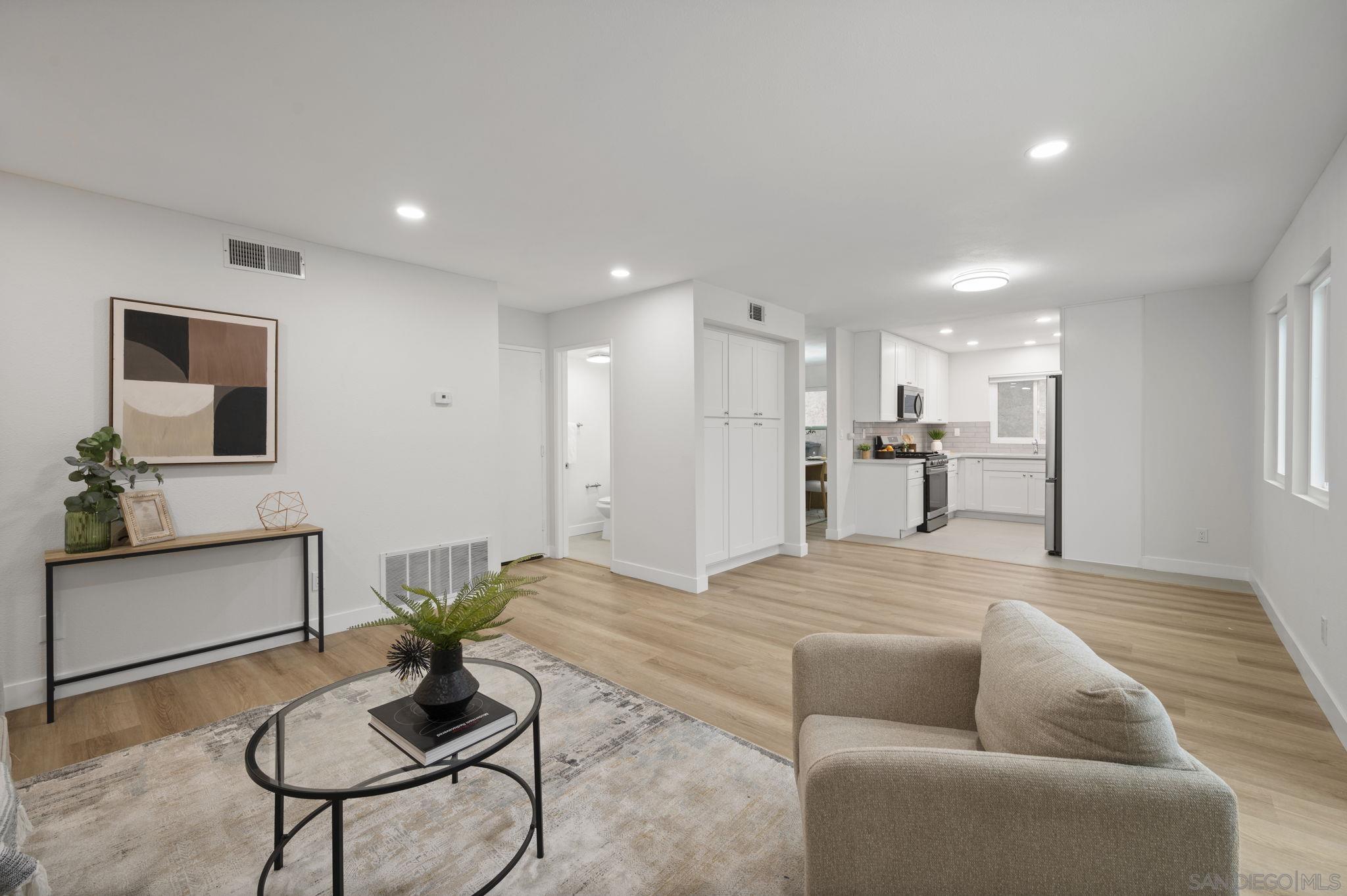 Detail Gallery Image 14 of 45 For 4468  White Pine Way, Oceanside,  CA 92057 - 3 Beds | 2/1 Baths