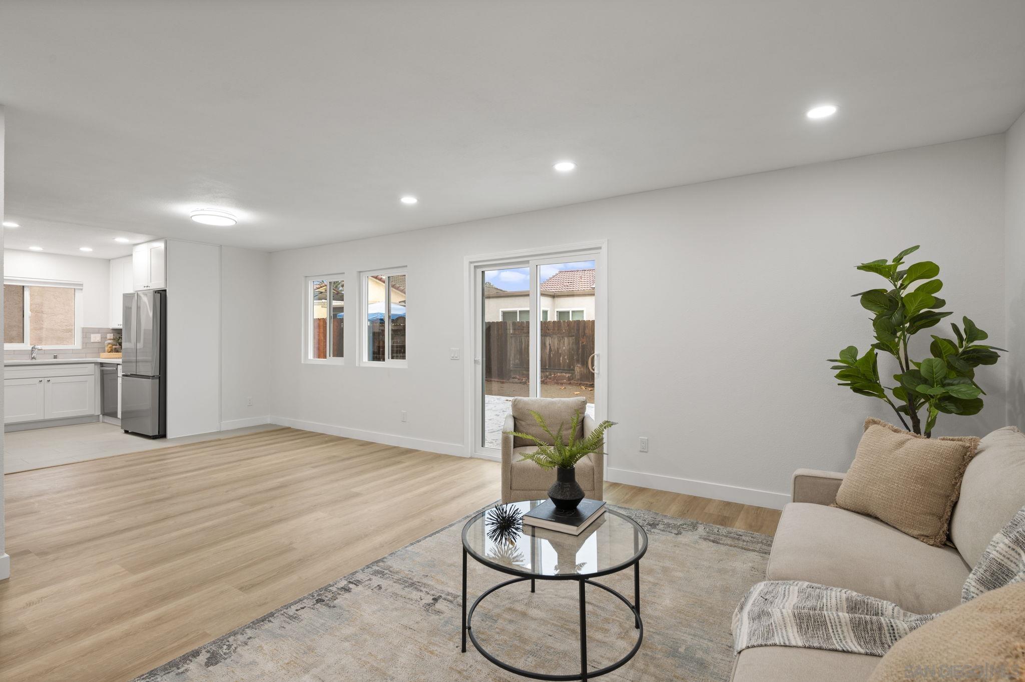 Detail Gallery Image 15 of 45 For 4468  White Pine Way, Oceanside,  CA 92057 - 3 Beds | 2/1 Baths