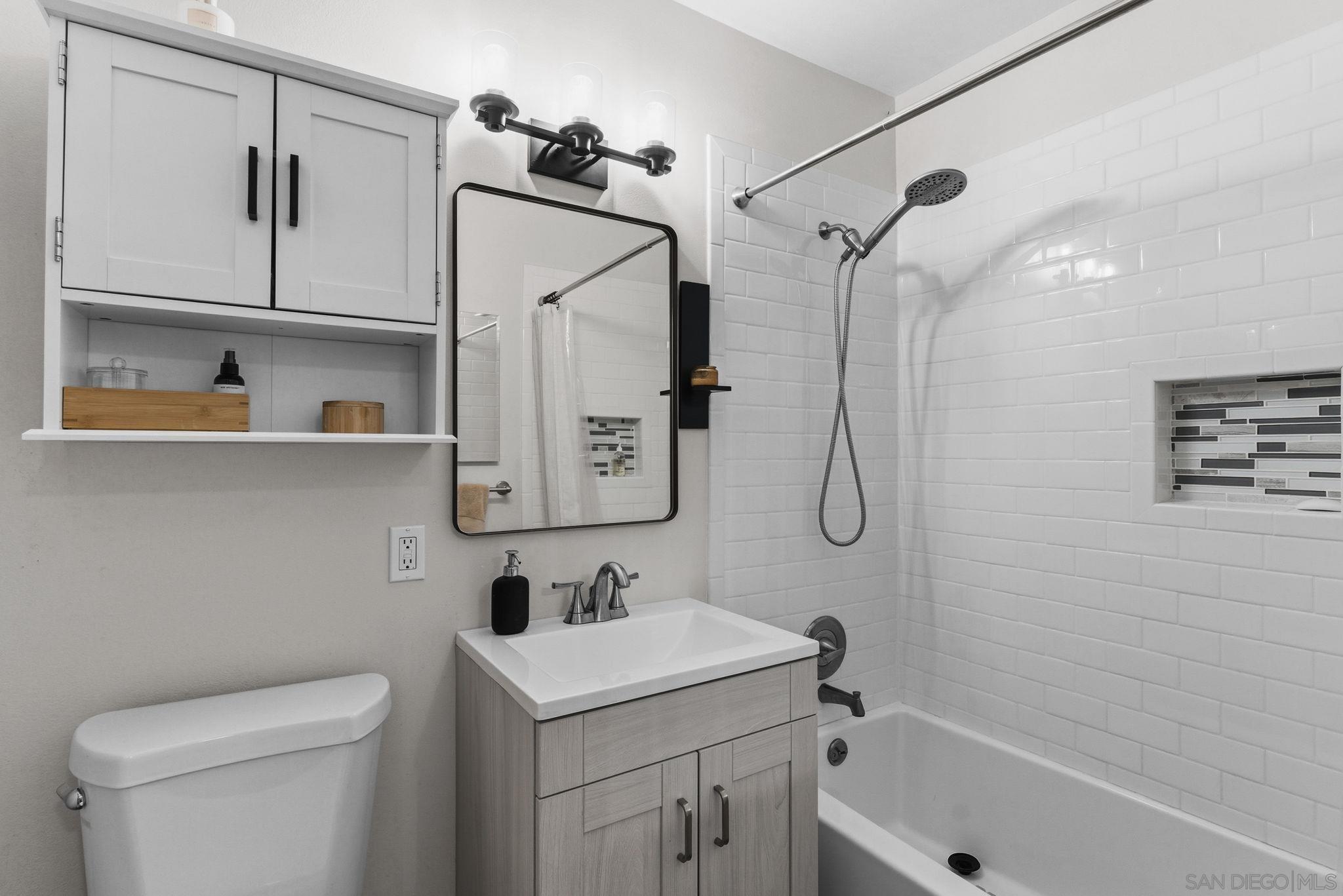 Detail Gallery Image 14 of 25 For 6652  Archwood Ave, San Diego,  CA 92120 - 3 Beds | 2 Baths