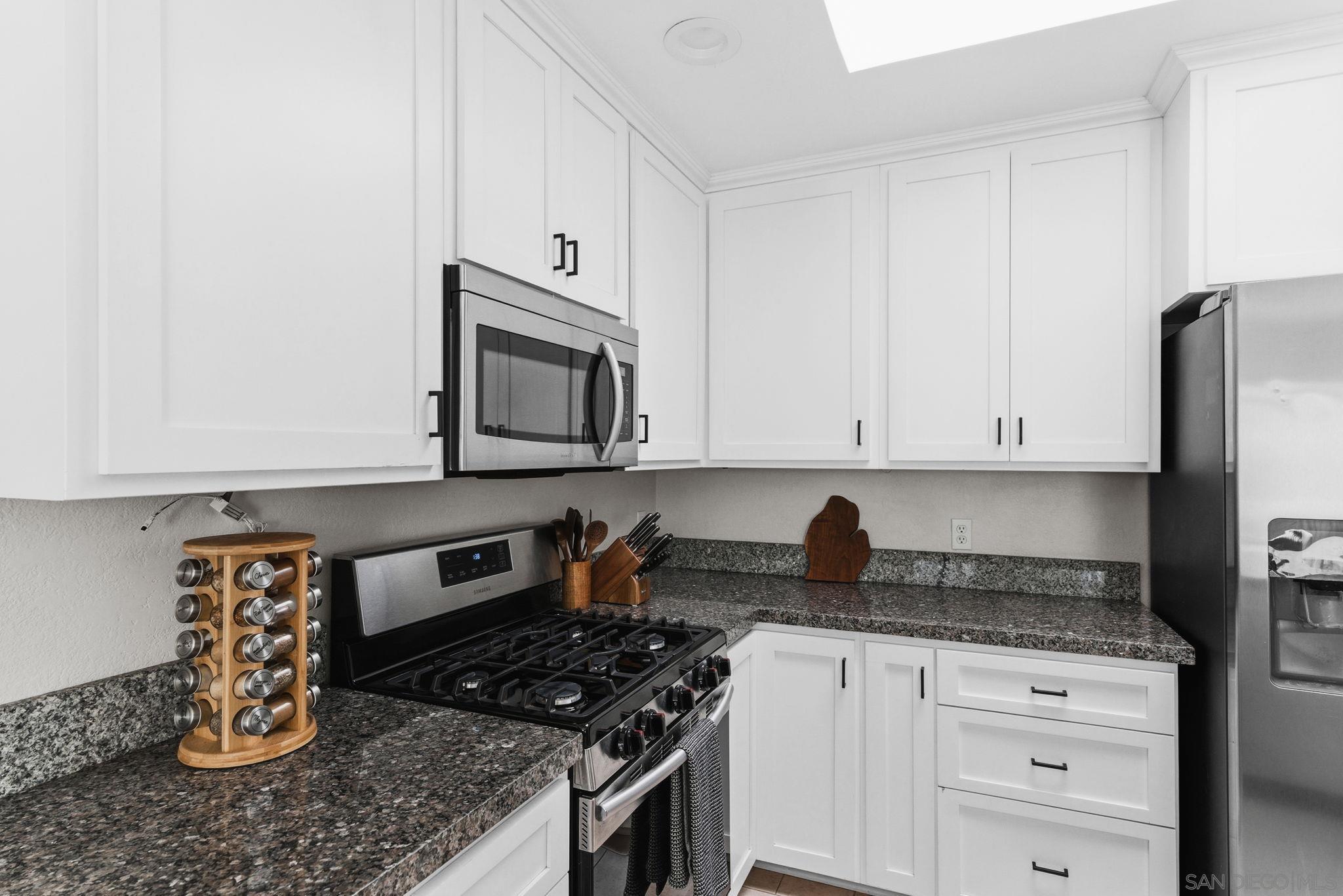 Detail Gallery Image 9 of 25 For 6652  Archwood Ave, San Diego,  CA 92120 - 3 Beds | 2 Baths